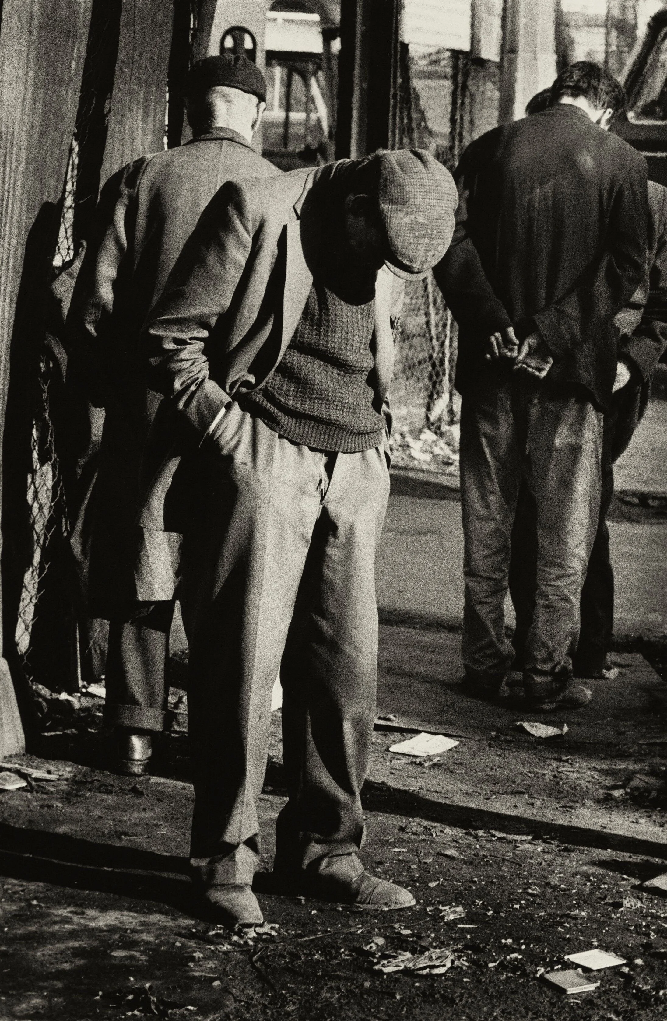 Homeless Men Sleeping While Standing, Whitechapel, London, 1970 c. © Don McCullin. Courtesy the artist and Hauser & Wirth