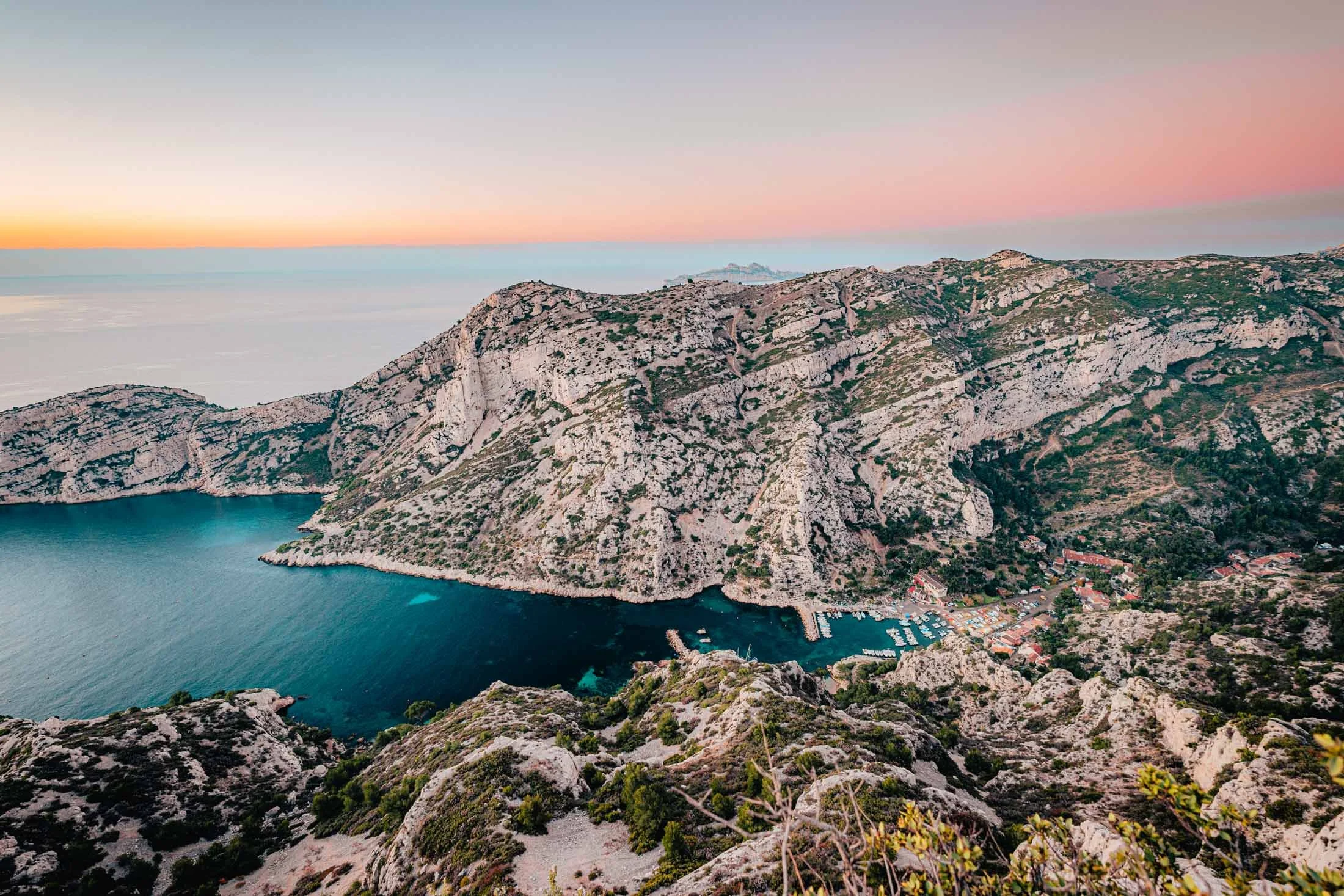 Marseille, Cassis et les Calanques: Le Guide pour une Expérience Inoubliable!