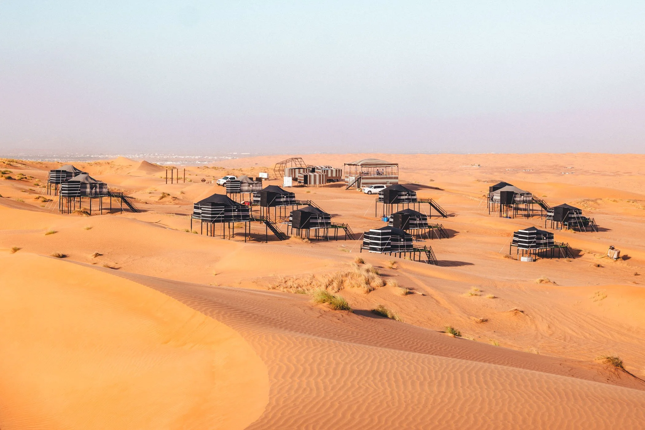 Dormir dans le Désert d’Oman: Le Guide pour une nuit Magique!