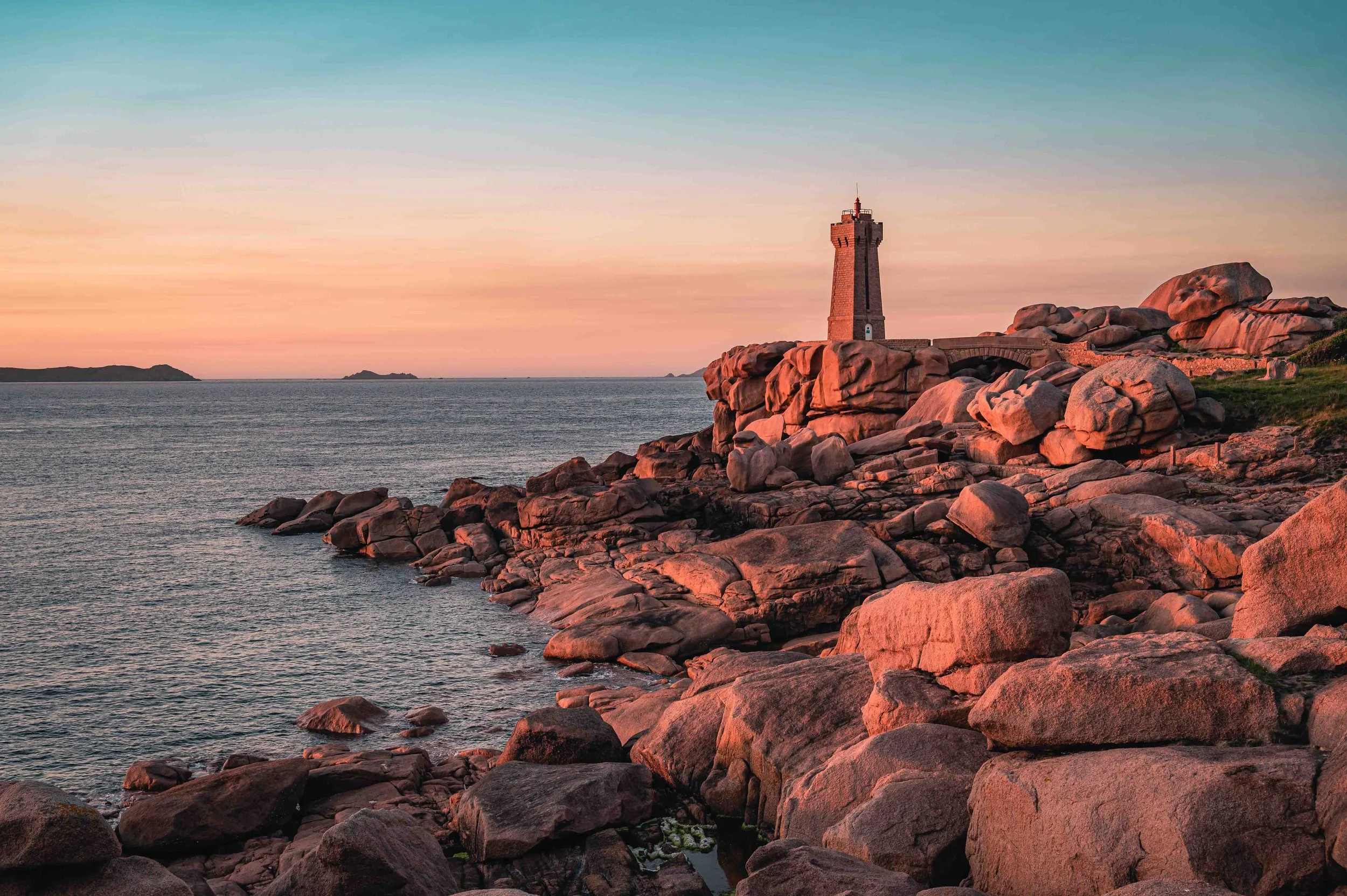 phare de la cote de granit rose