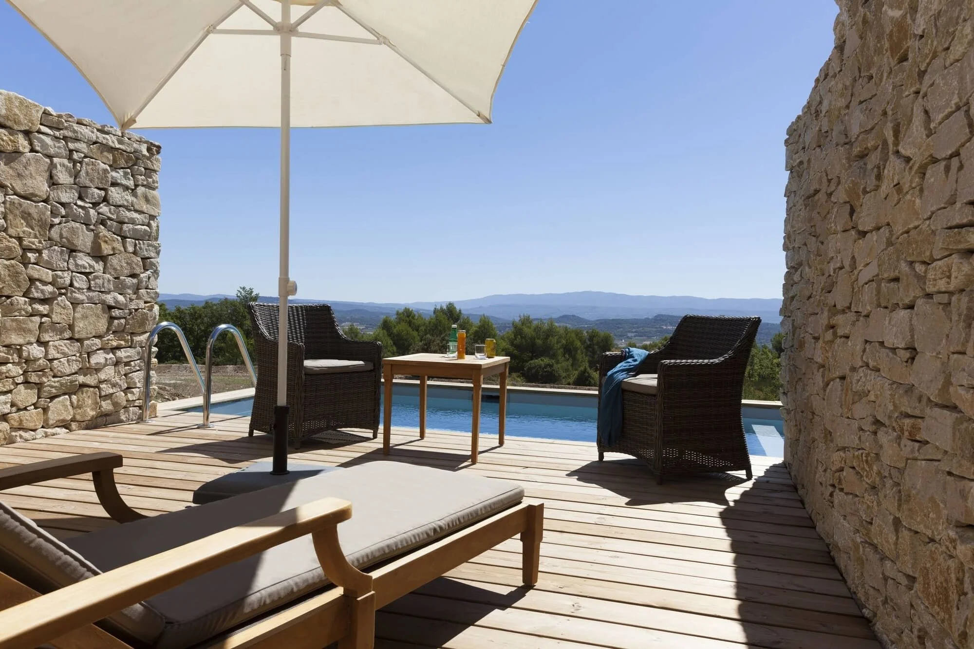 chambre avec piscine