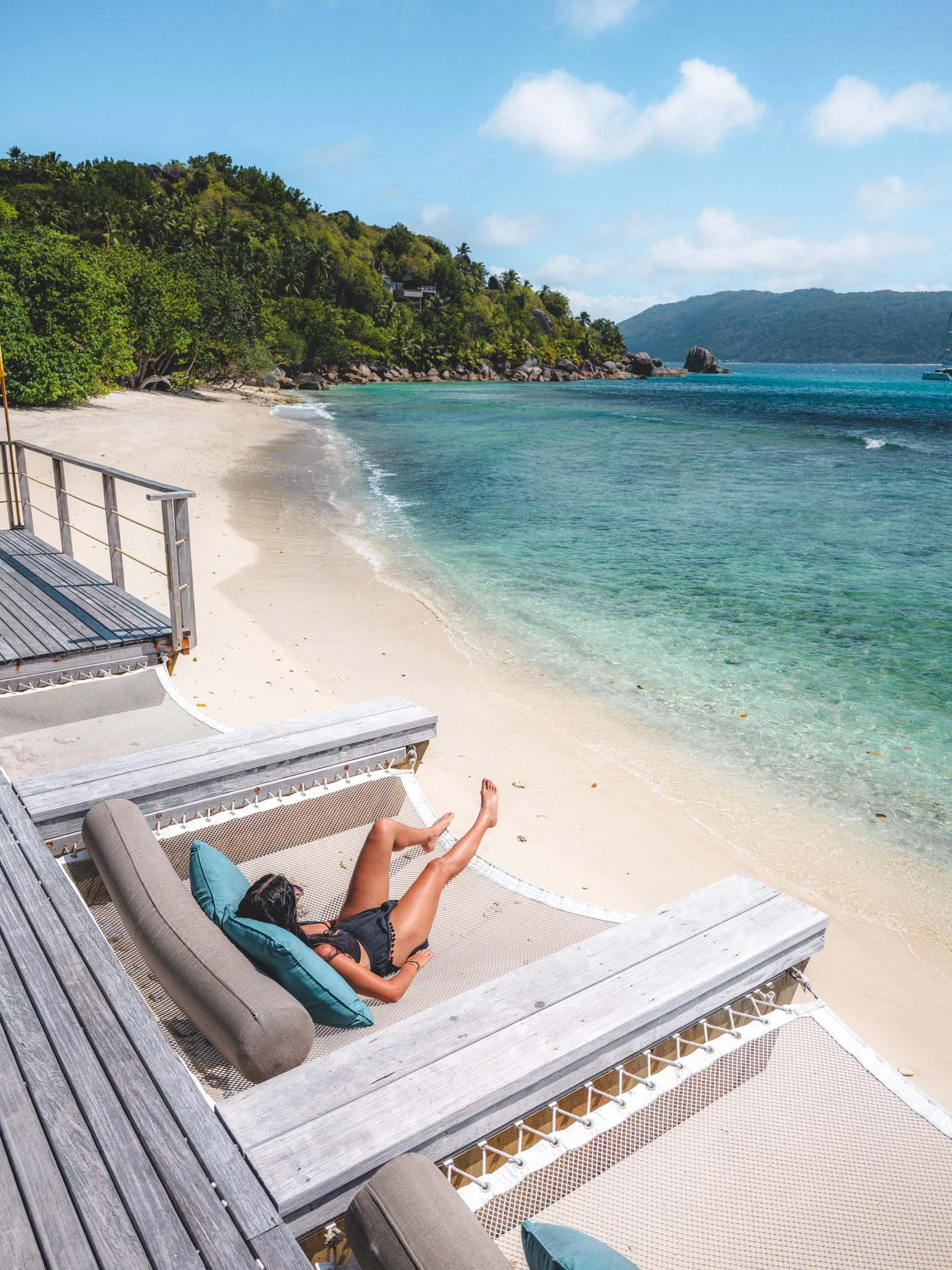 plage et vue au six senses