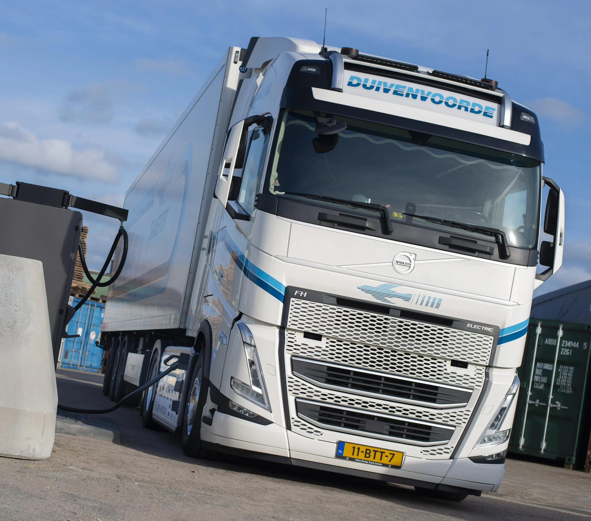 Smart charging laadplein Duivenvoorde Transport Zoeterwoude-Rijndijk