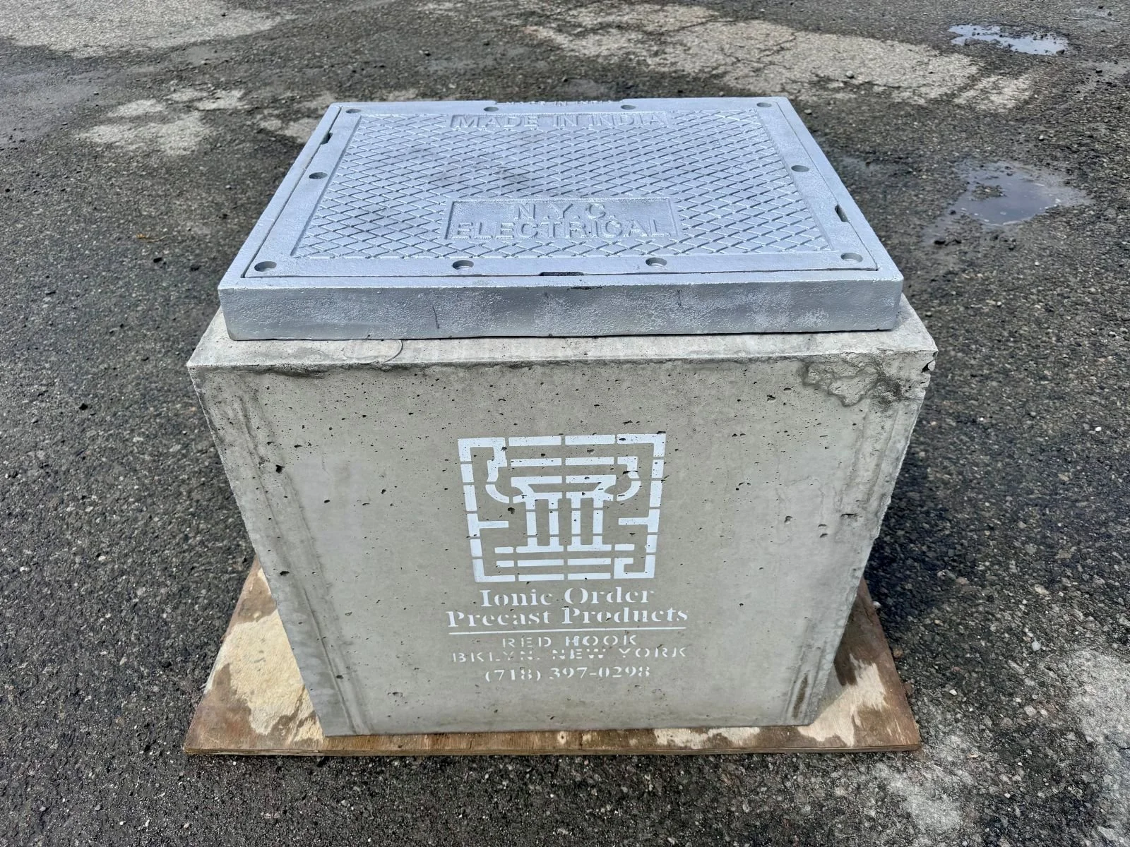 NYCDOT Con Edison Lighting Box