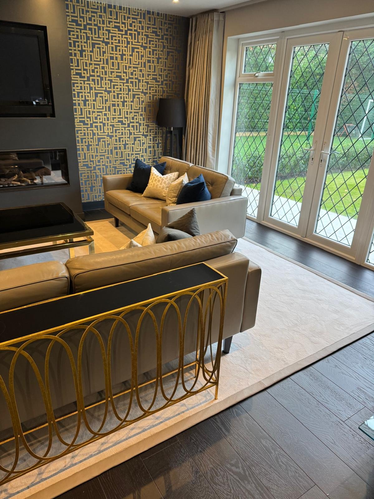 Cheshire Silk Nude Rug with Rhino Border