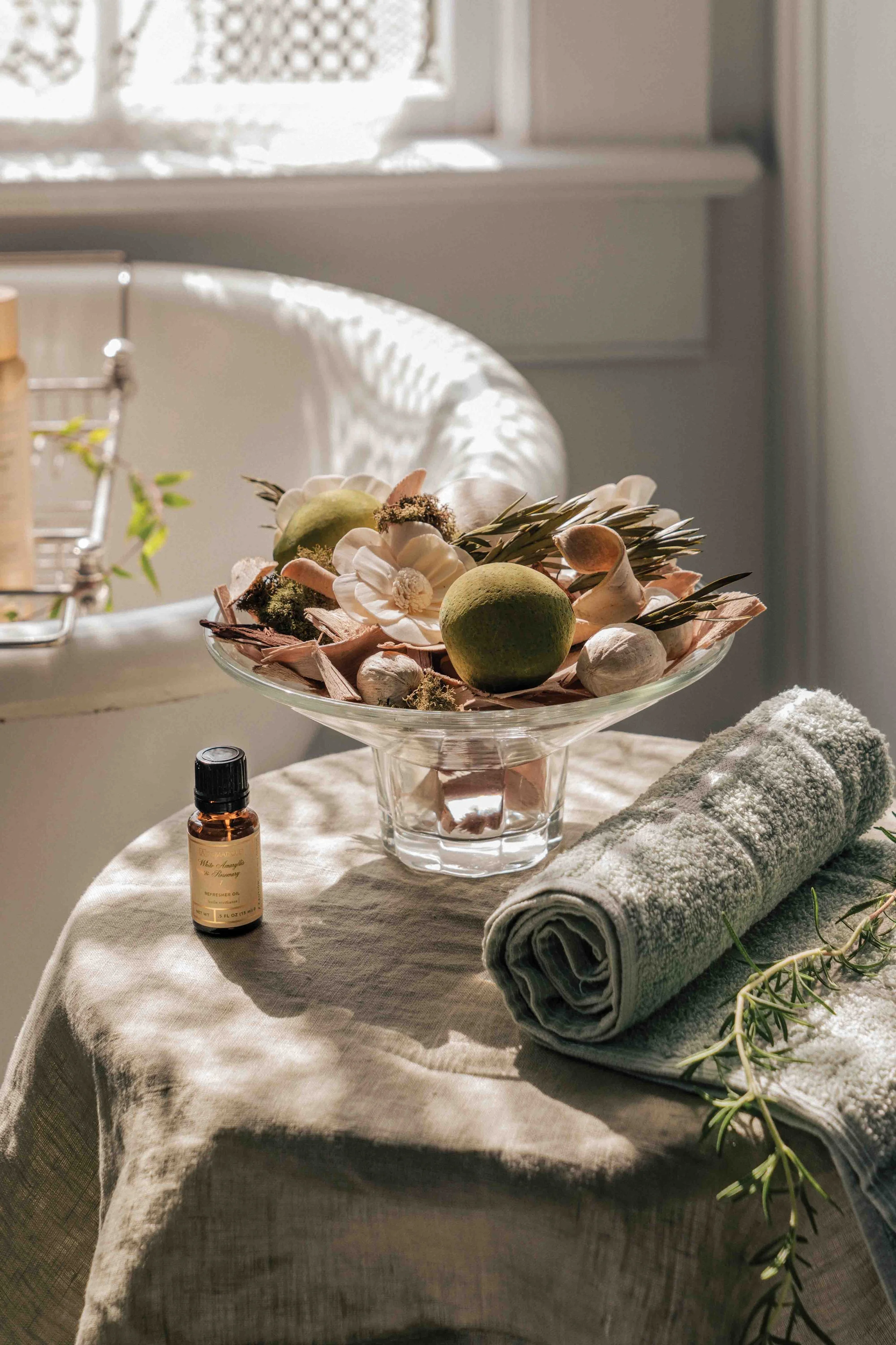 0 WhiteAmaryllis&Rosemary_4.jpg