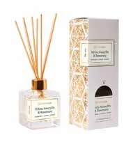 WHITE AMARYLLIS DIFFUSER SET.jpeg