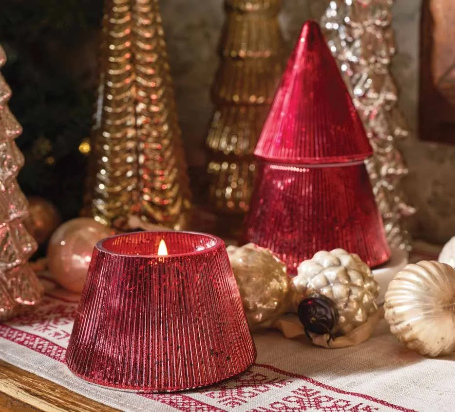 SMELL OF CHRISTMAS TREE CANDLE.jpeg