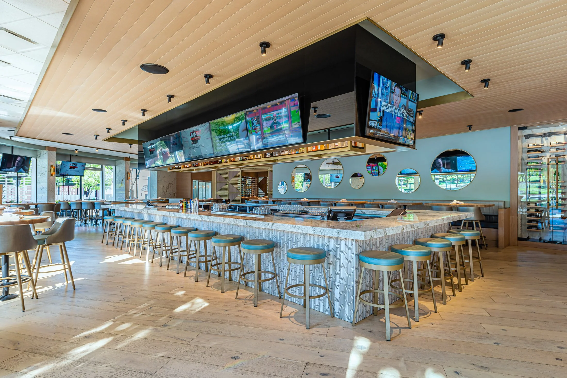 Moxie's Southlake_8101746_web_visid.jpg