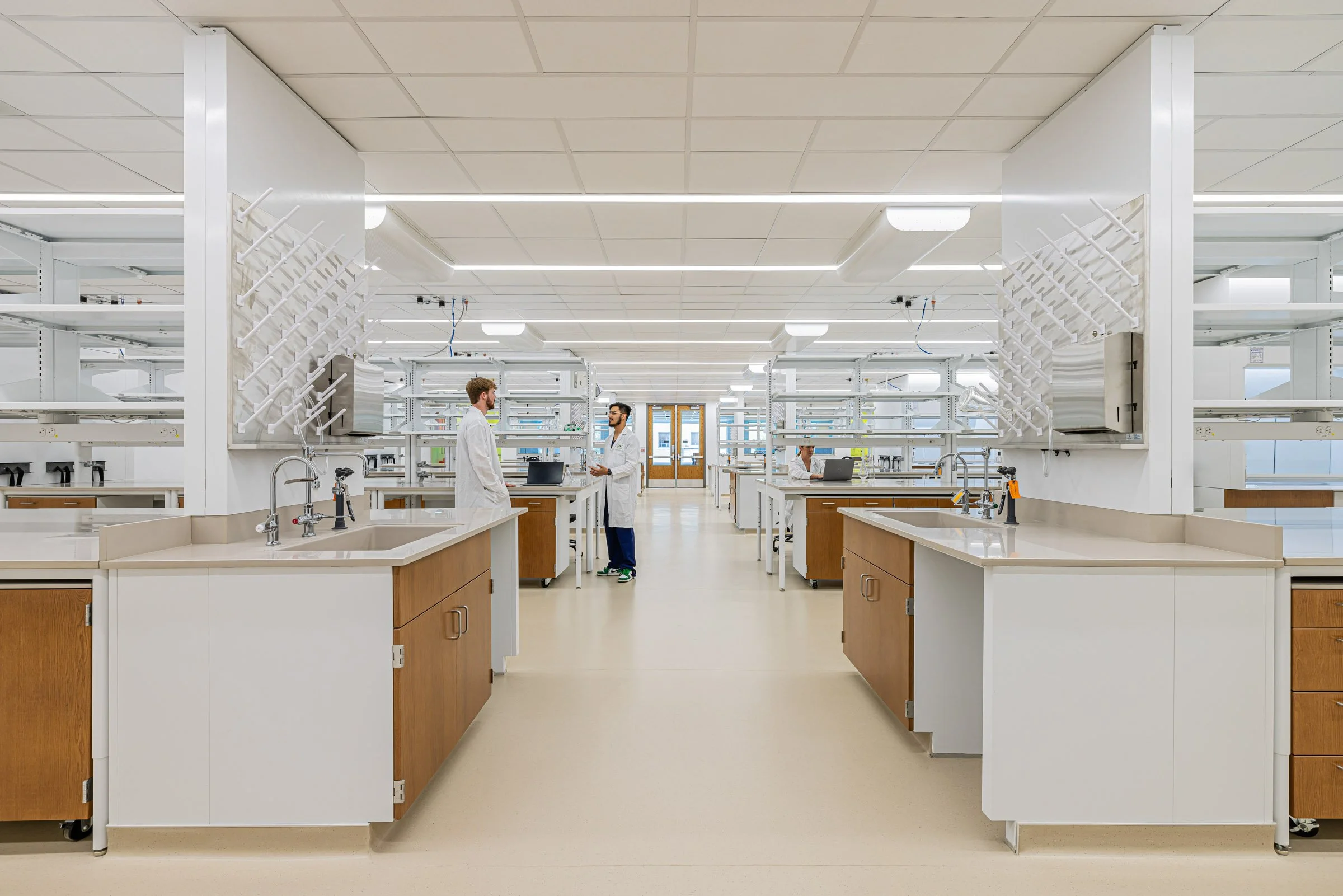 UNT Lab_0P1A8409_People_web_visid.jpg