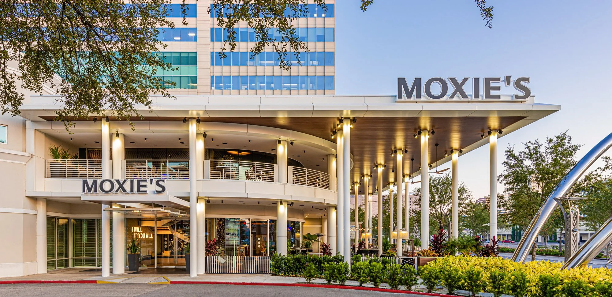 Moxie's_8101486_web copy_preview.jpg
