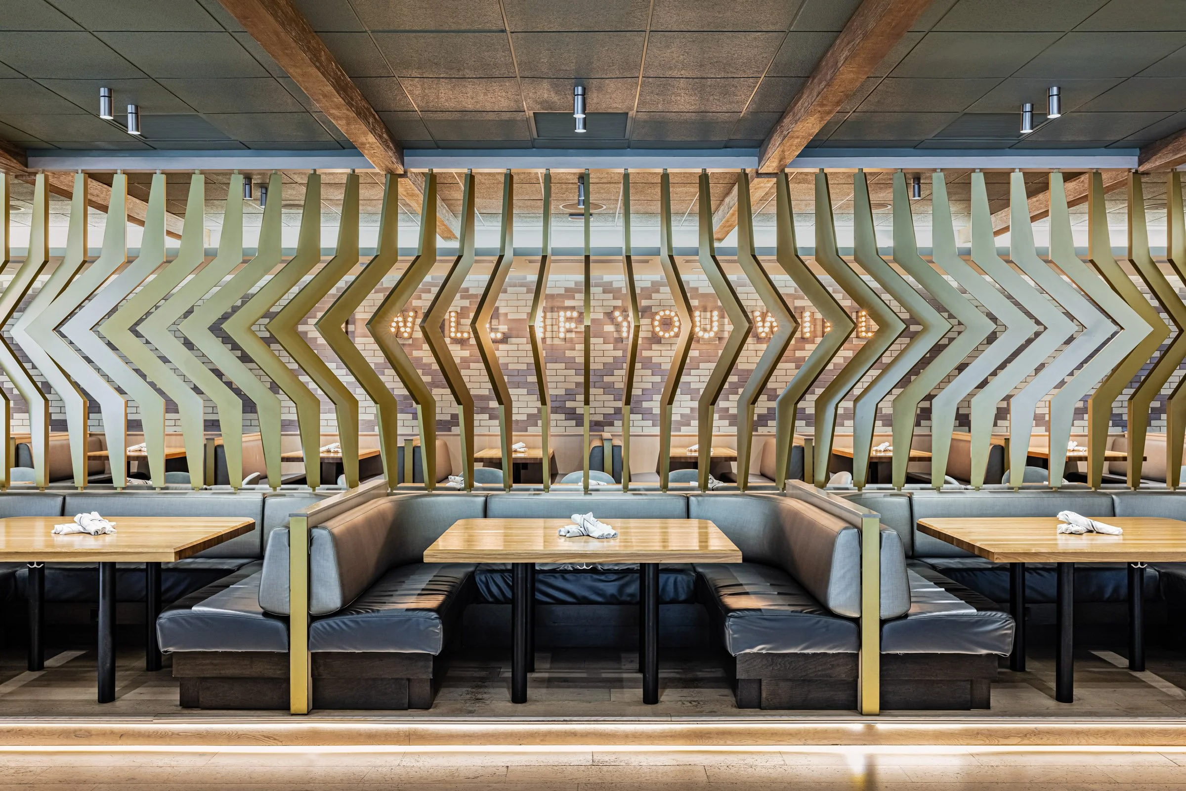 Moxies Miami_0P1A1495_web_visid.jpg