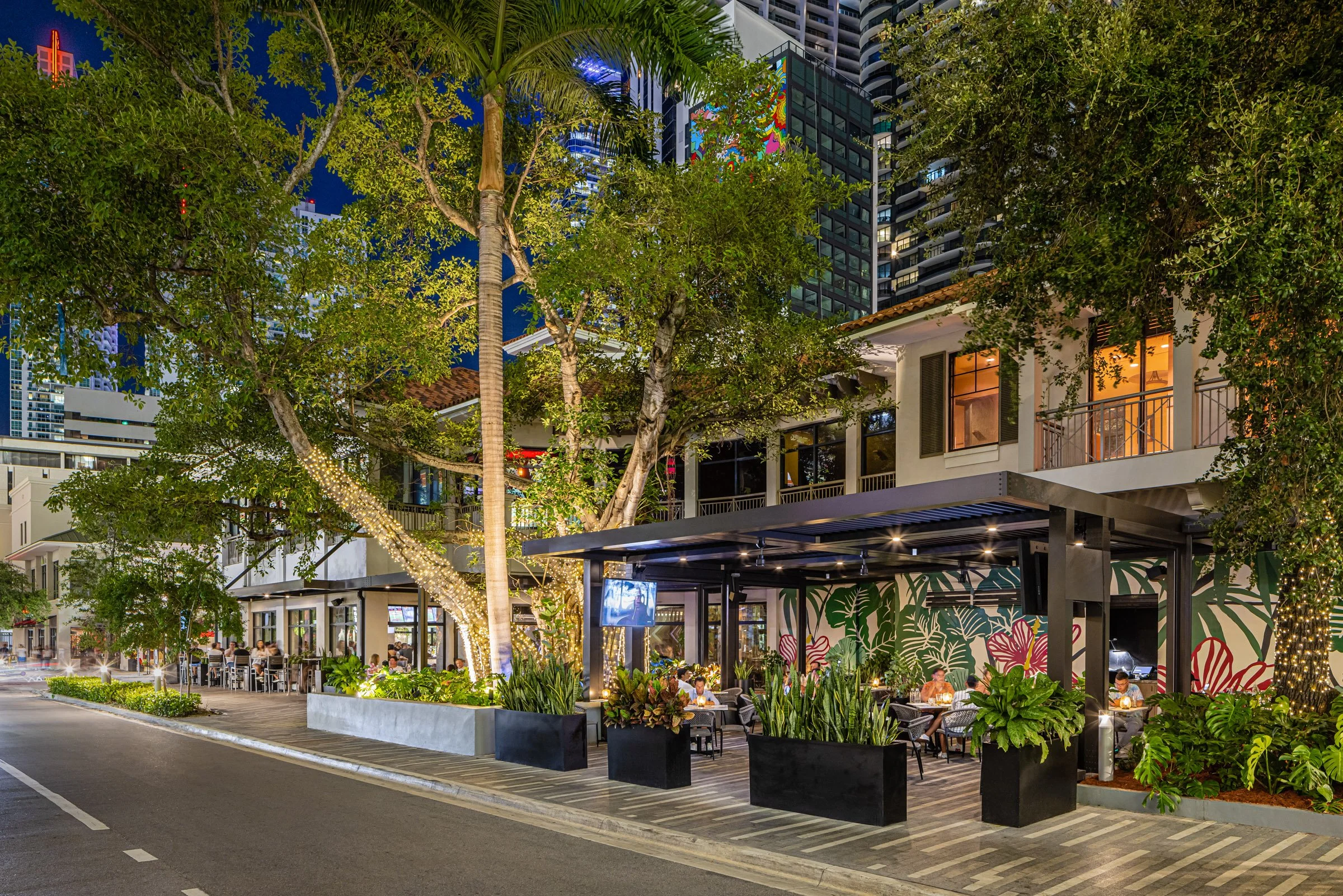 Moxies Miami_0P1A1082_web_visid.jpg