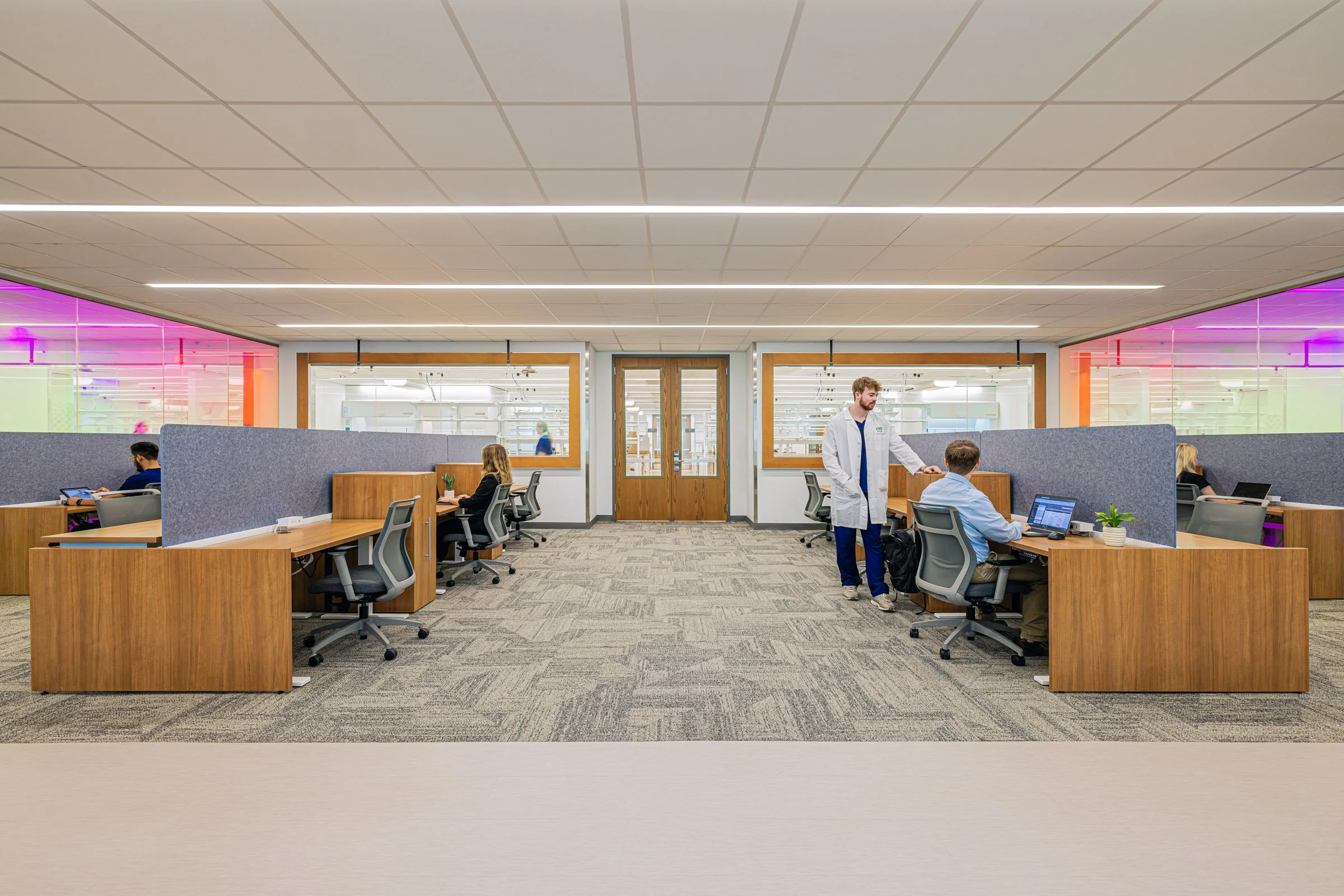UNT Lab_0P1A8273_People_web_visid.jpg