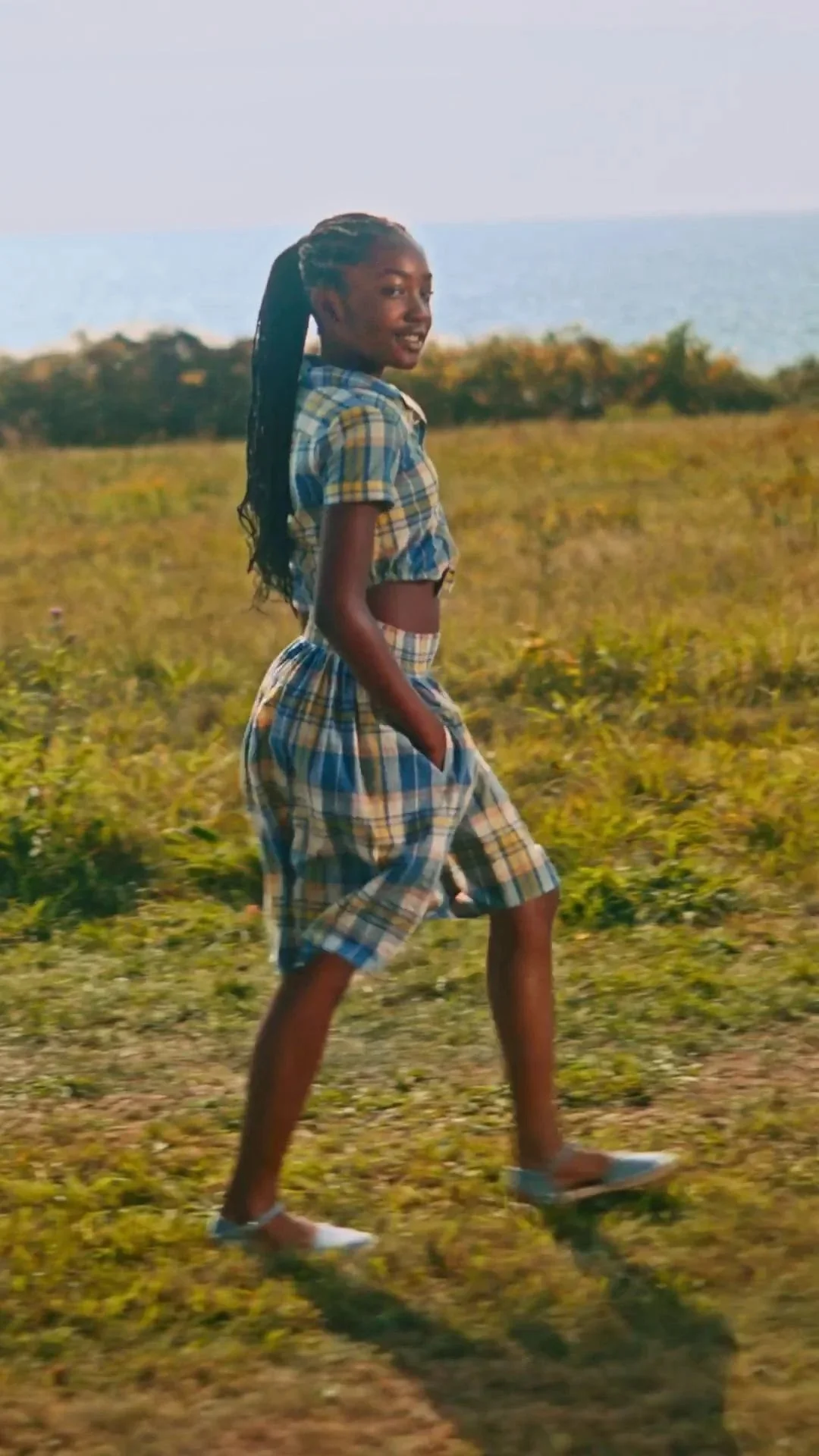 GIRLS — Style Swipe