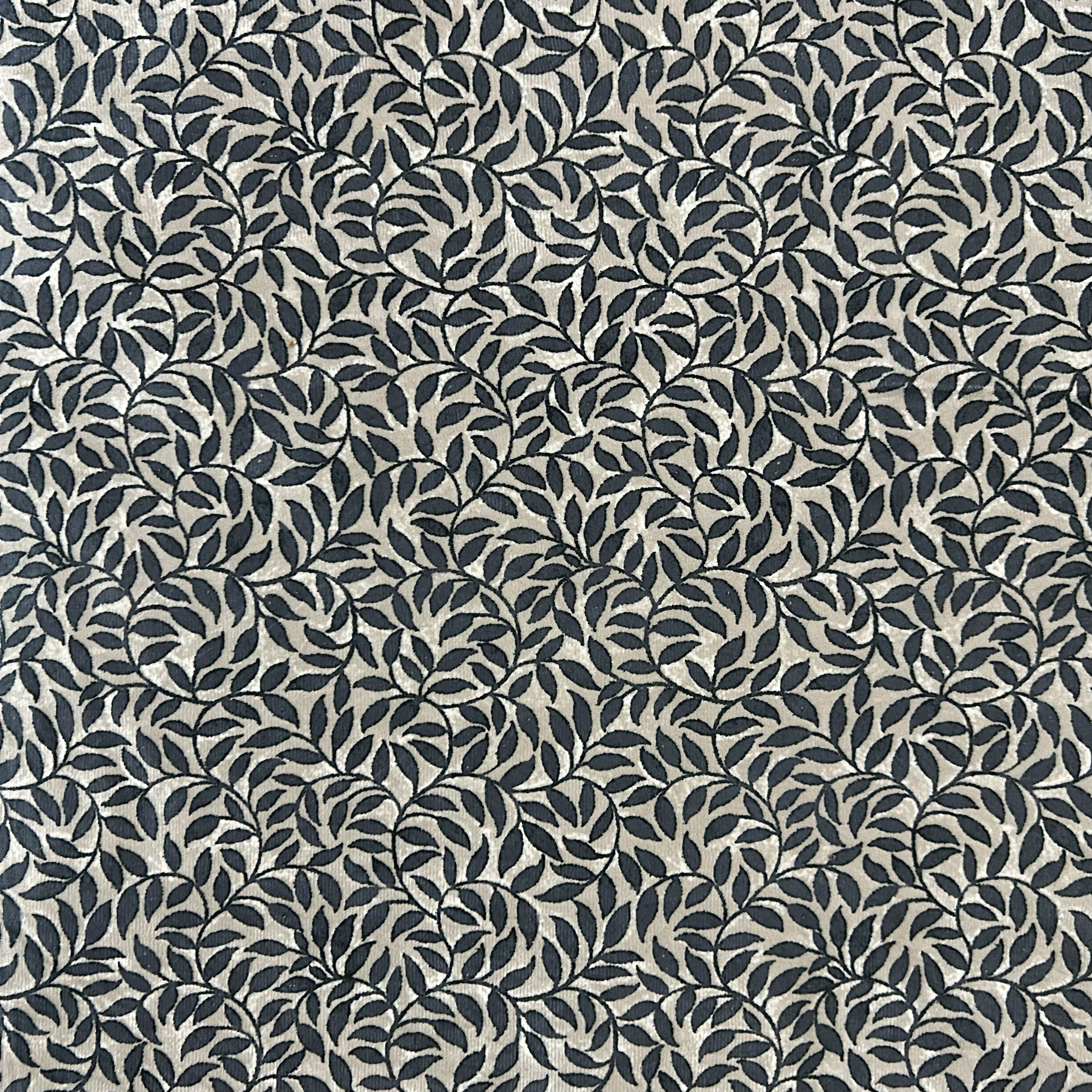 Ditsy Leaf Grey