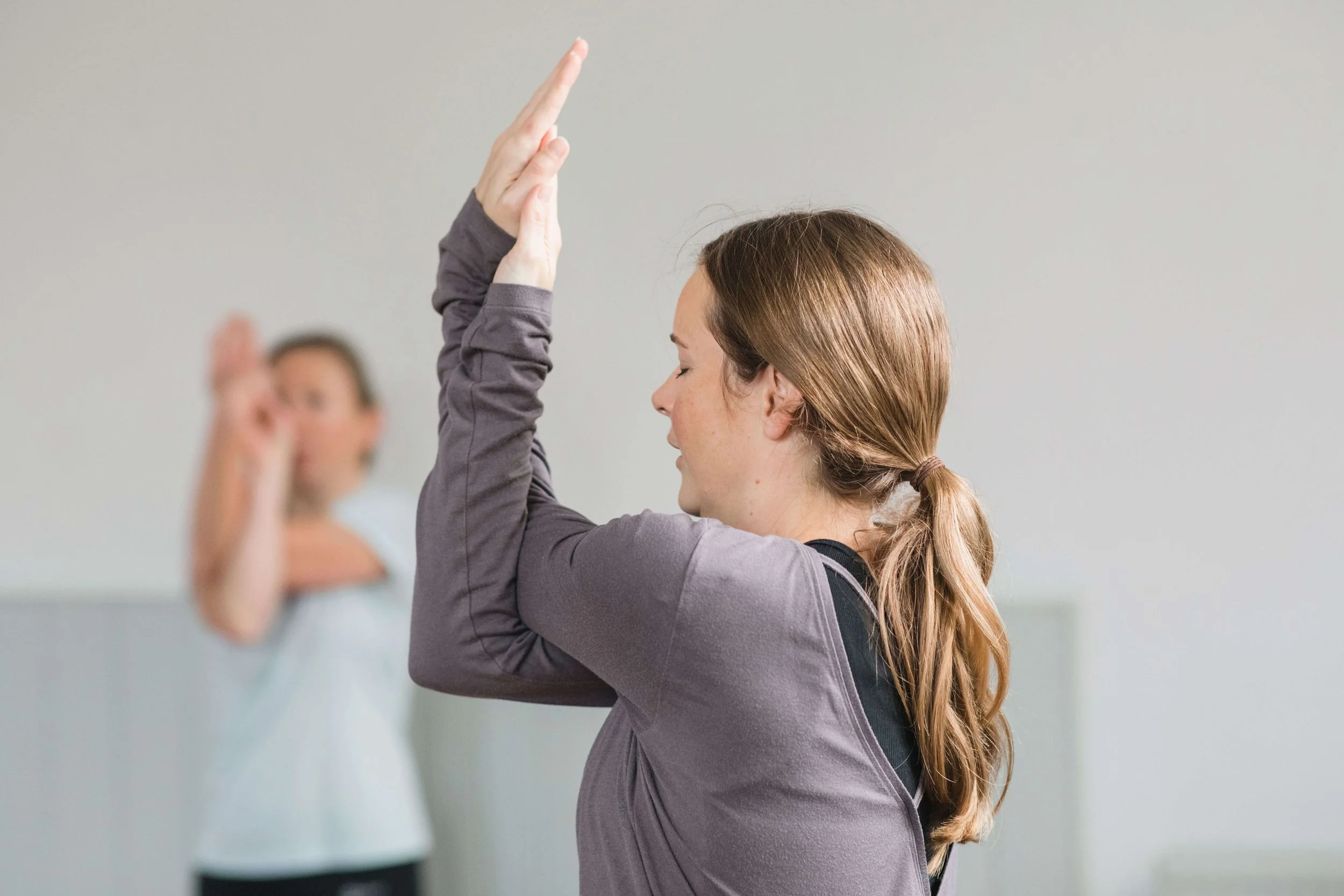 Jess Evans Yoga leading a beginners yoga class in Easingwold