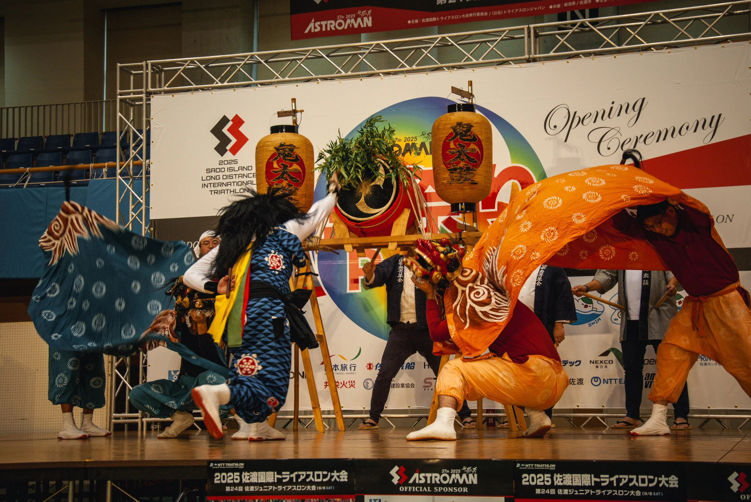 島祭りと能 (1).jpg