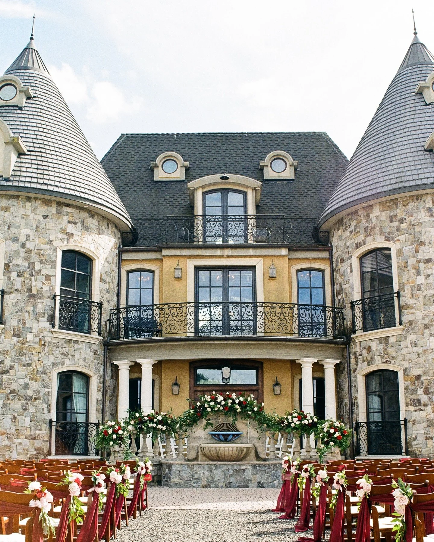 LET&rsquo;S PLAY: This or That? ⚖️

Did you know? I offer packages that include both digital and film photography! 📸🎞️

Personally, I love film. Its timeless, organic quality and fine art feel make it such a special addition to any wedding gallery.