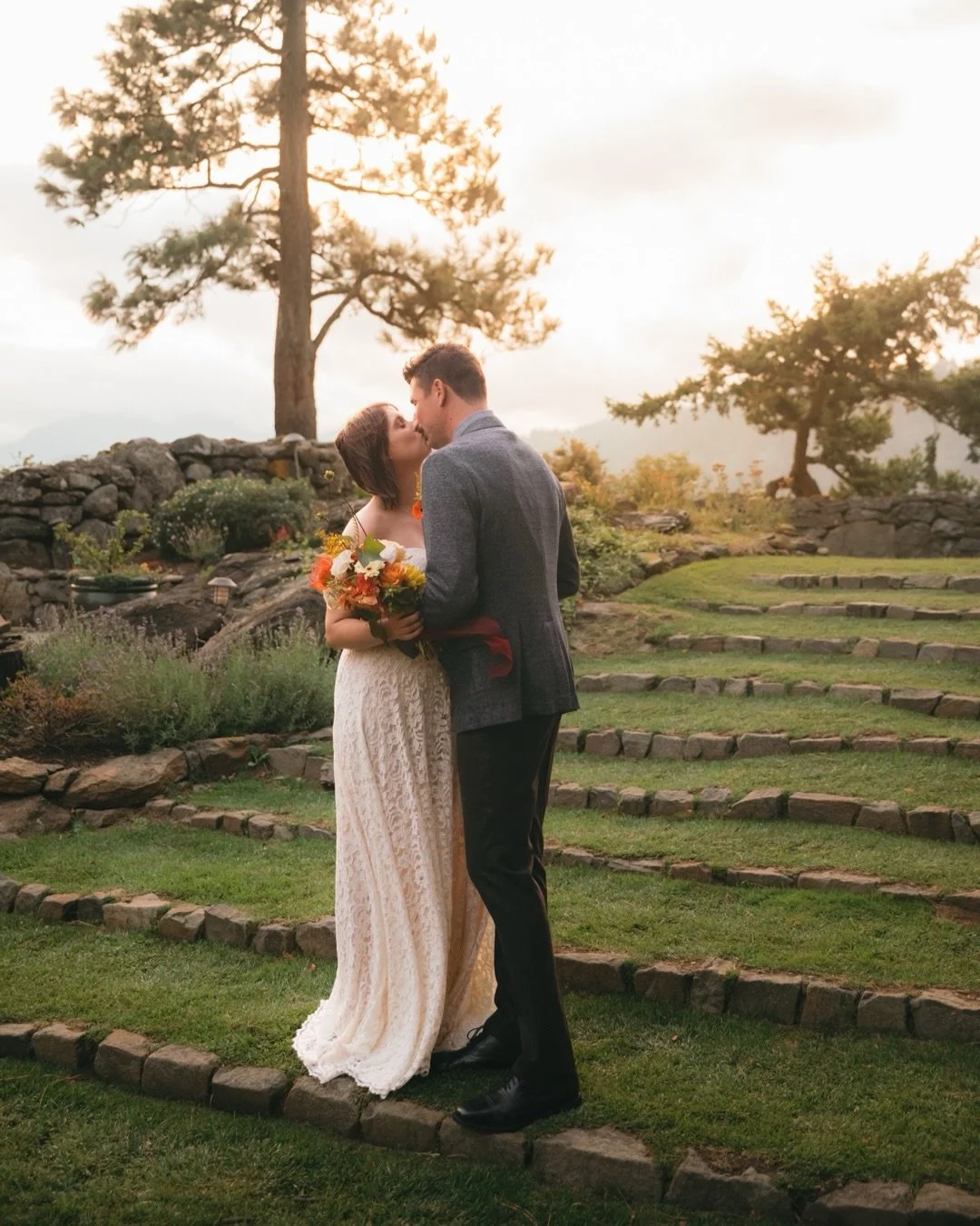 If you&rsquo;re dreaming of a Columbia River Gorge wedding, it&rsquo;s hard to beat The Griffin House. On today&rsquo;s blog, I&rsquo;m addressing eight factors you must consider if you&rsquo;re planning a wedding at this iconic cliffside venue. (Lin