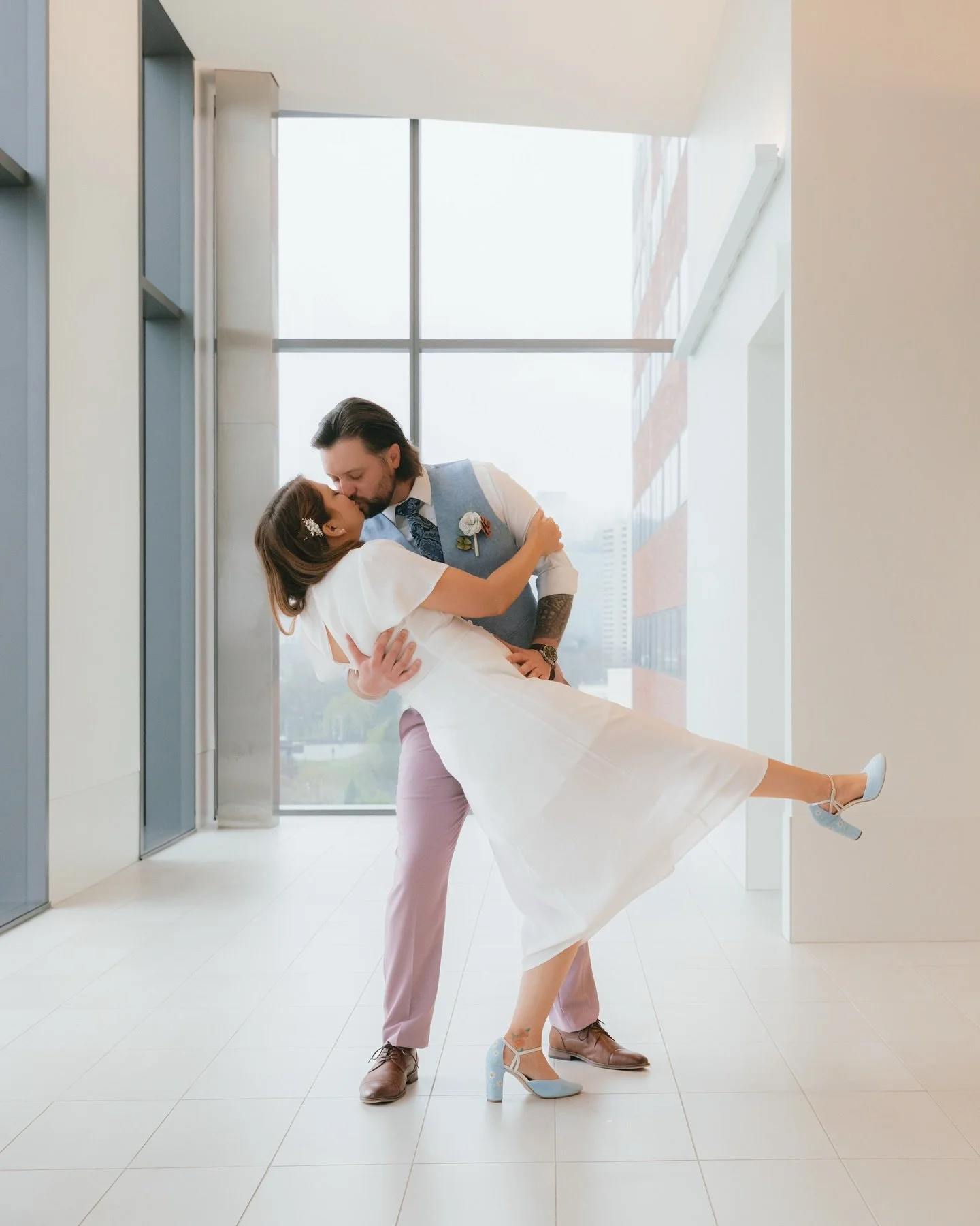 Even with the rain outside, Cade &amp; Jessica filled every corner of the courthouse with warmth and love.
Personal, emotional, whimsical&mdash;this kind of love doesn&rsquo;t need perfect weather to shine. 🤍

.
.
.
Oregon Wedding Photographer, Port