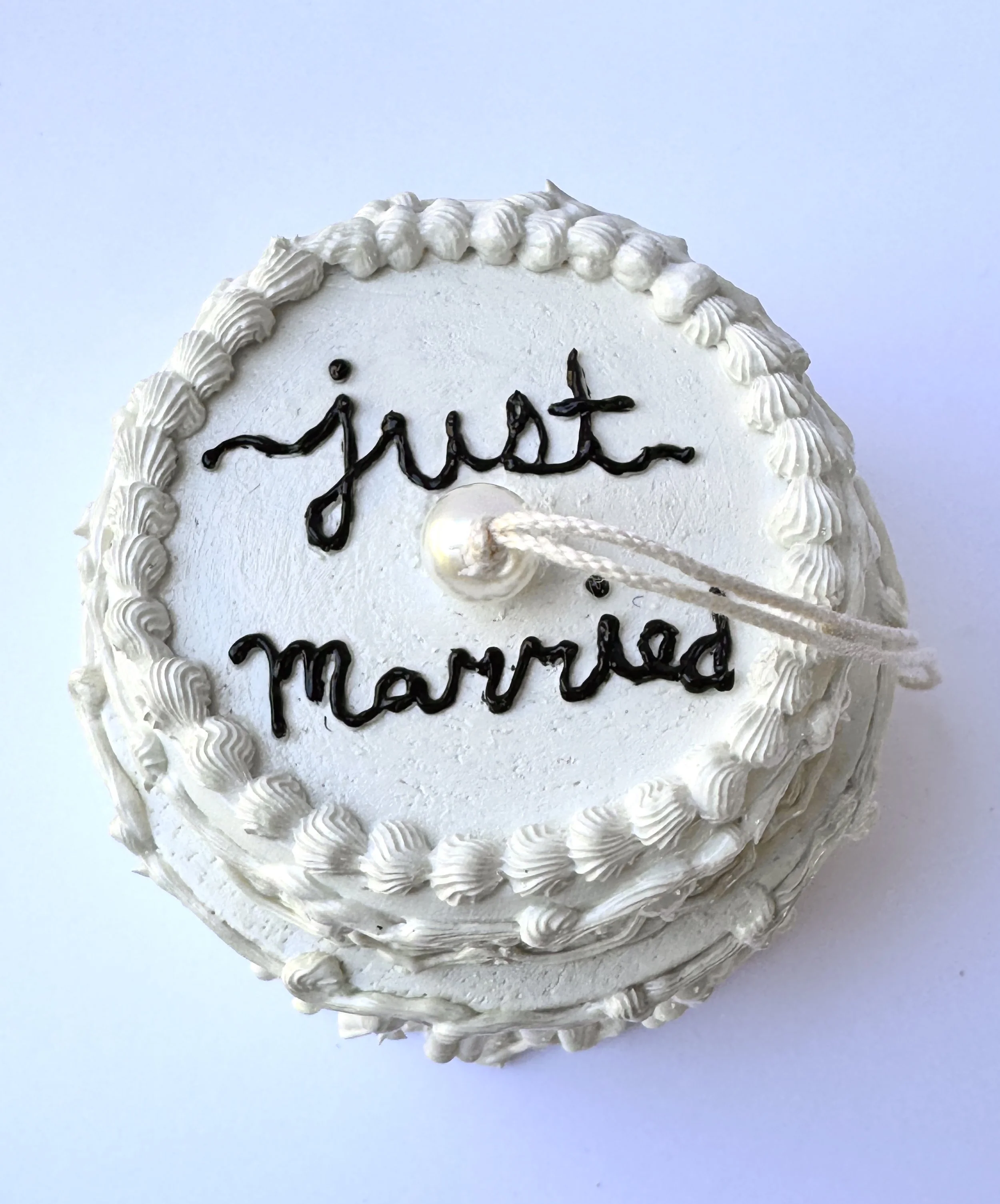 Custom Wedding Cake Ornament -2026 3"x4" (top view)