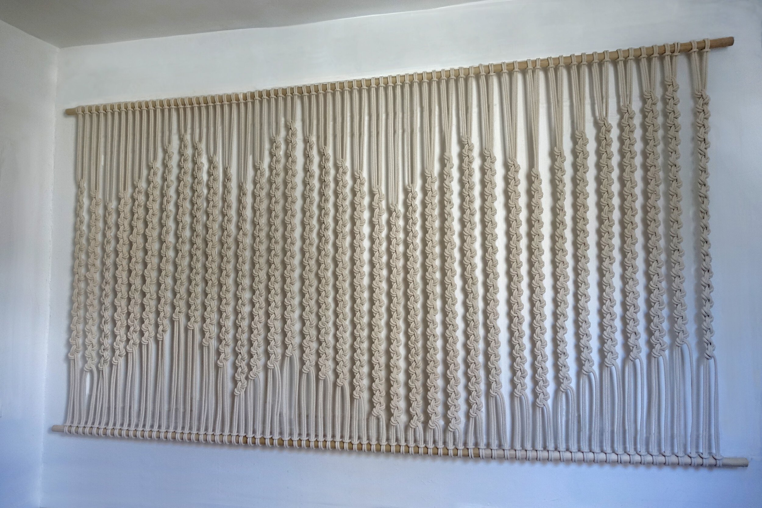 DaisyChainMacrame_LargeRopeRoomDivider_ModernTextileArt+MacroMacrame.jpg