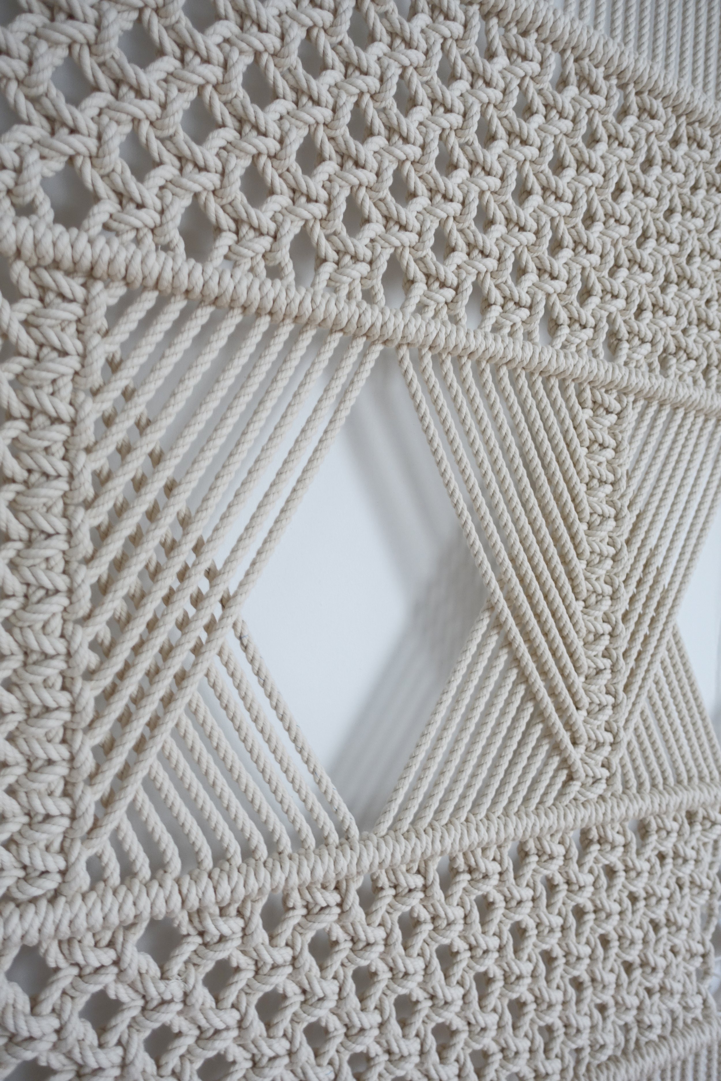 High_End_Macrame_LuxeTwisted_MacrameScreen_ExtraLarge.jpg