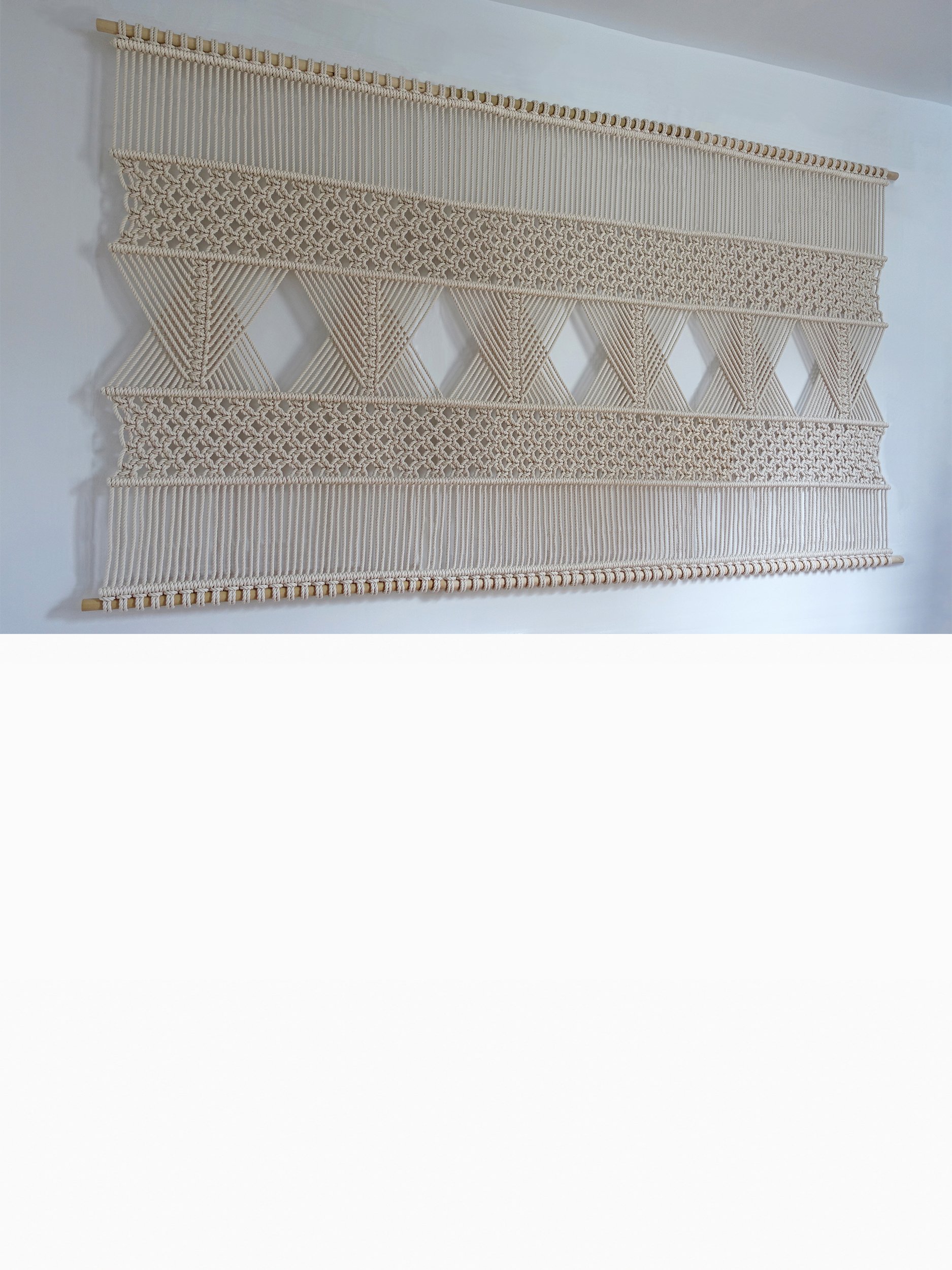 LuxuryCustomScreen_HighEndMacrameTextile_.jpg
