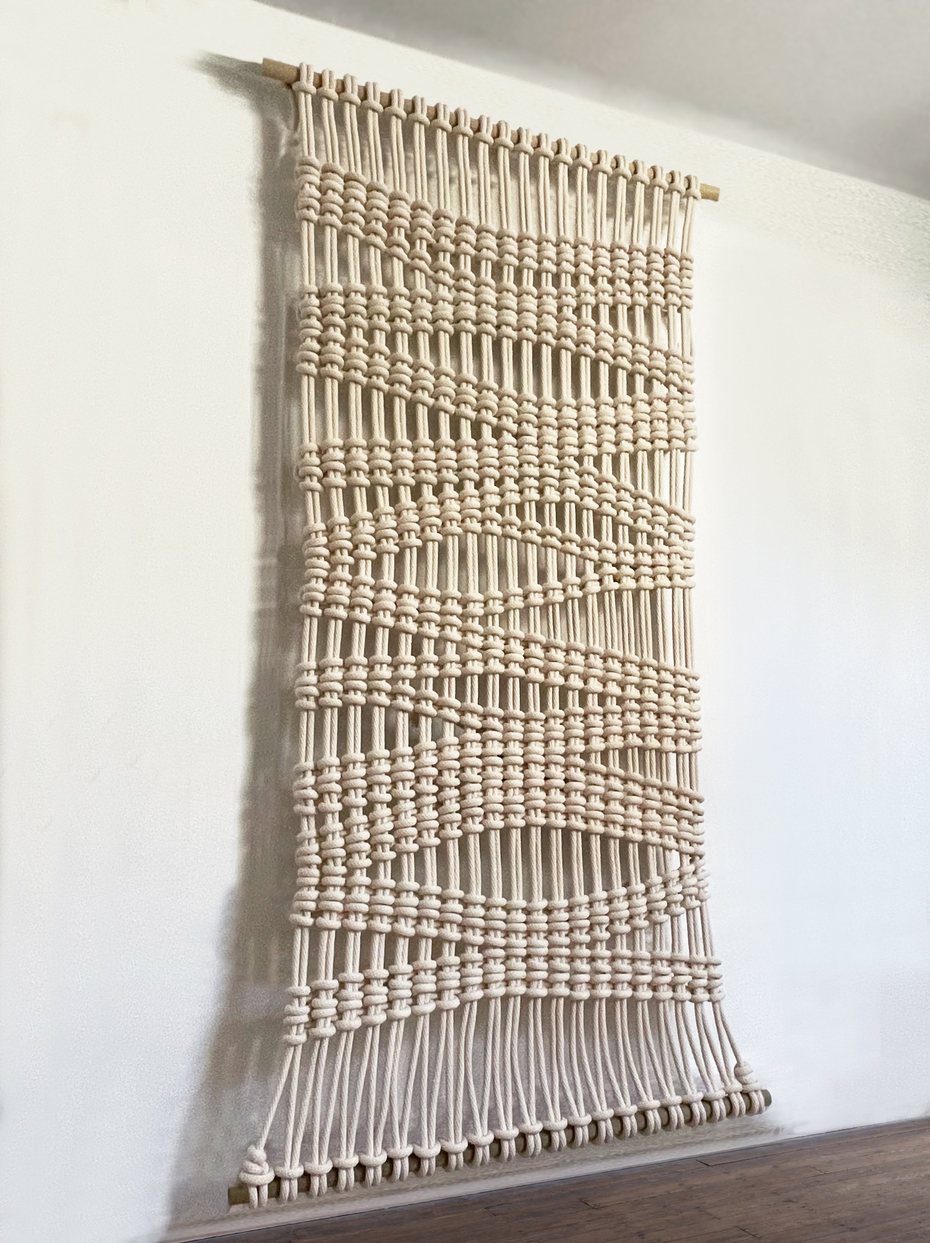ScreenFiberTextileDivider_HangingPartitionNauticalSailingRope_ModernMacrame.jpg