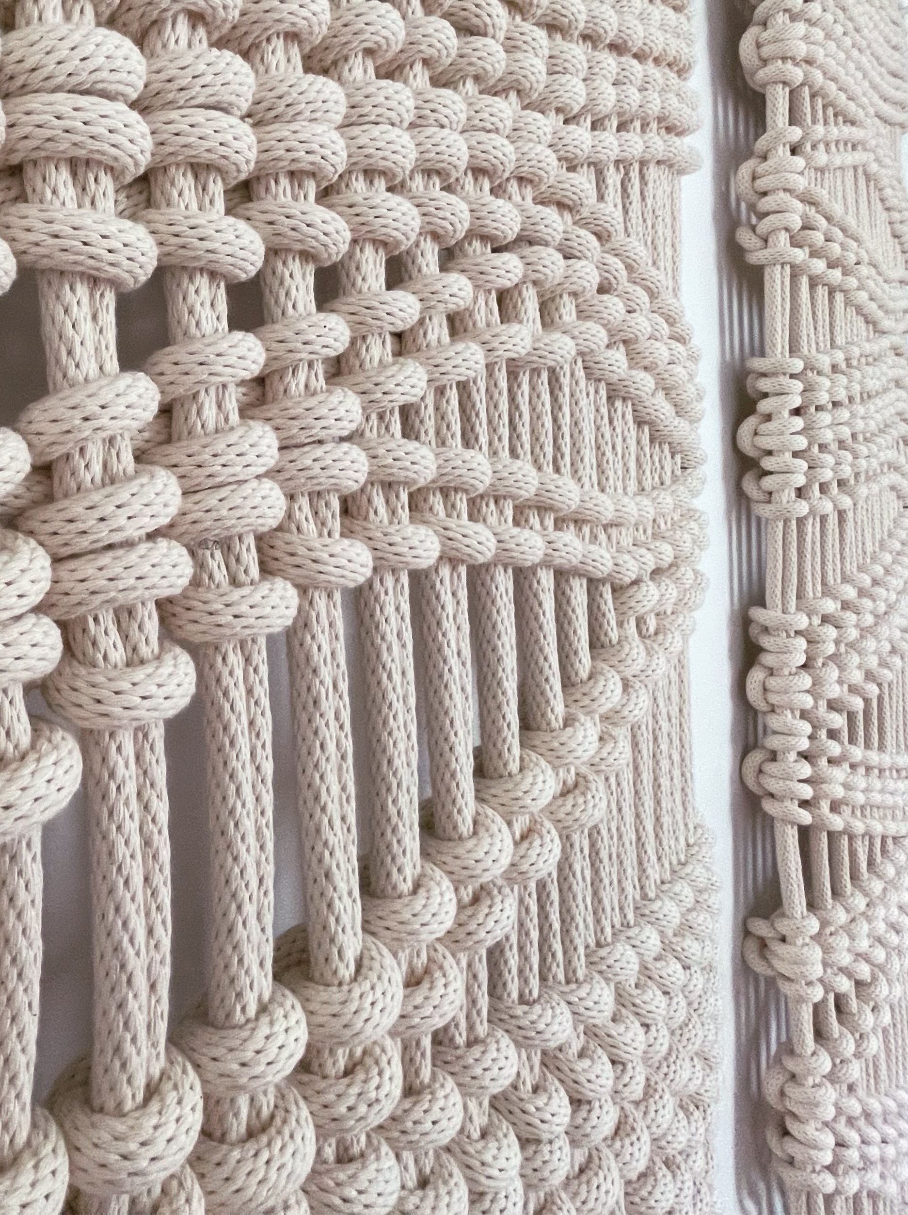 ThickRopeScreen+HandmadeLargeScale_Divider+PartitionMacrame.jpg