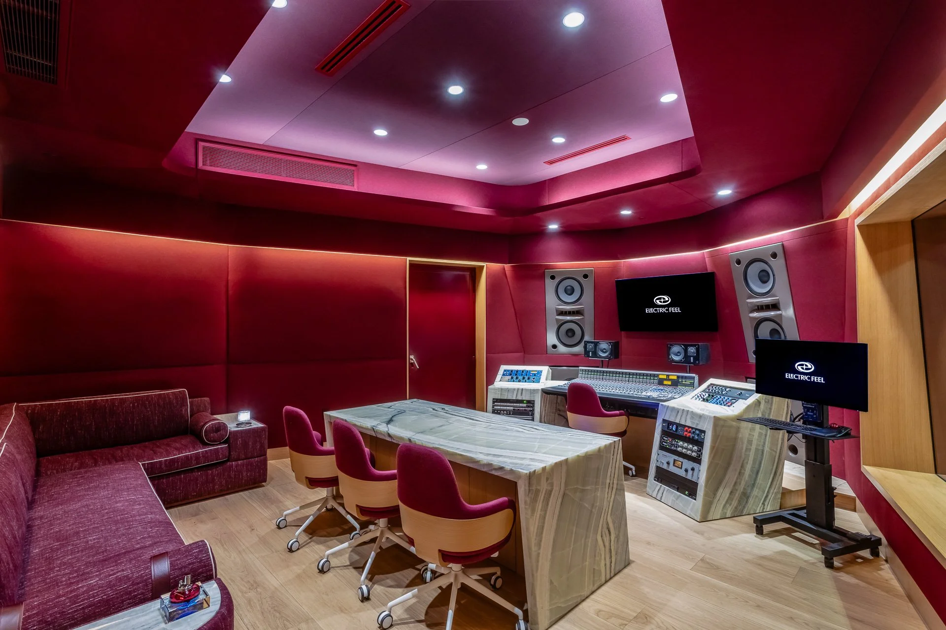 Onyx Room