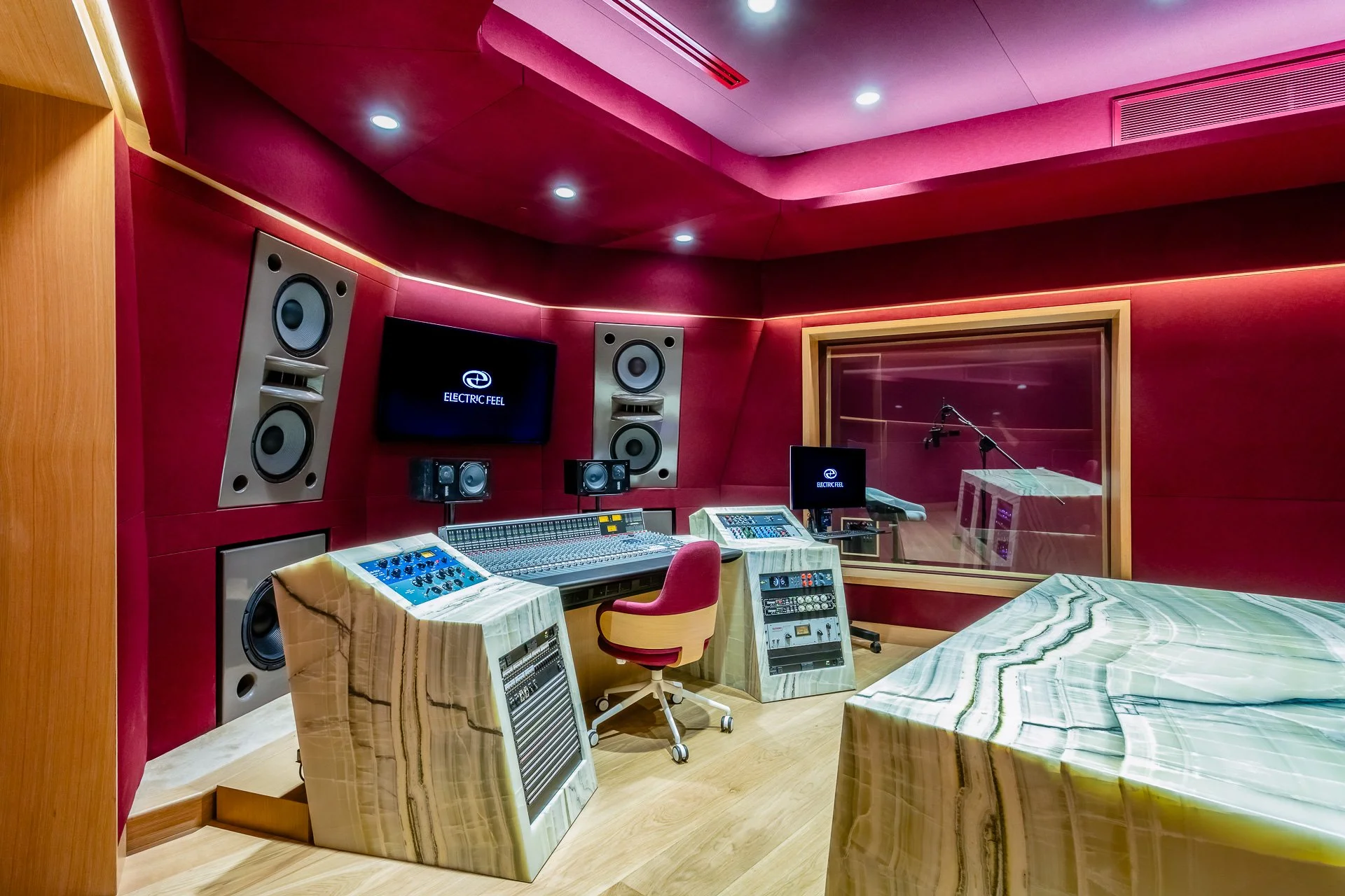 Onyx Room