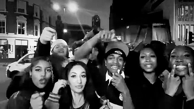 @yeahyouthuk settings open evening ✔️ too litty! Collaboration, networking, creativity, mentoring, signposting!

Thank you @officialsoapboxislington for the space🙏
See you at our event on friday! 

Next open evening NOVEMBER 🔥

#youngpeople #freeop