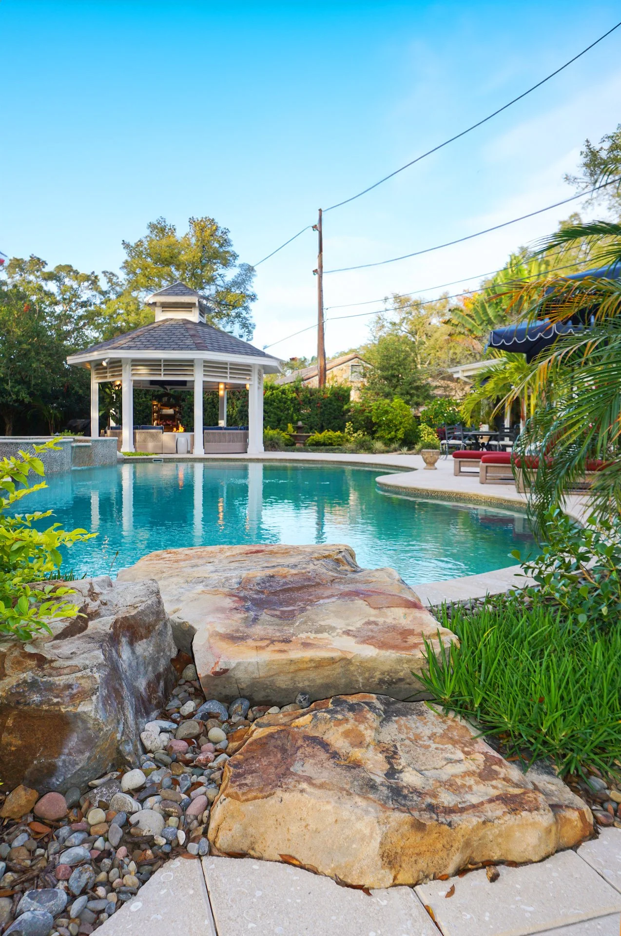 Harper D Dive rock det.JPG