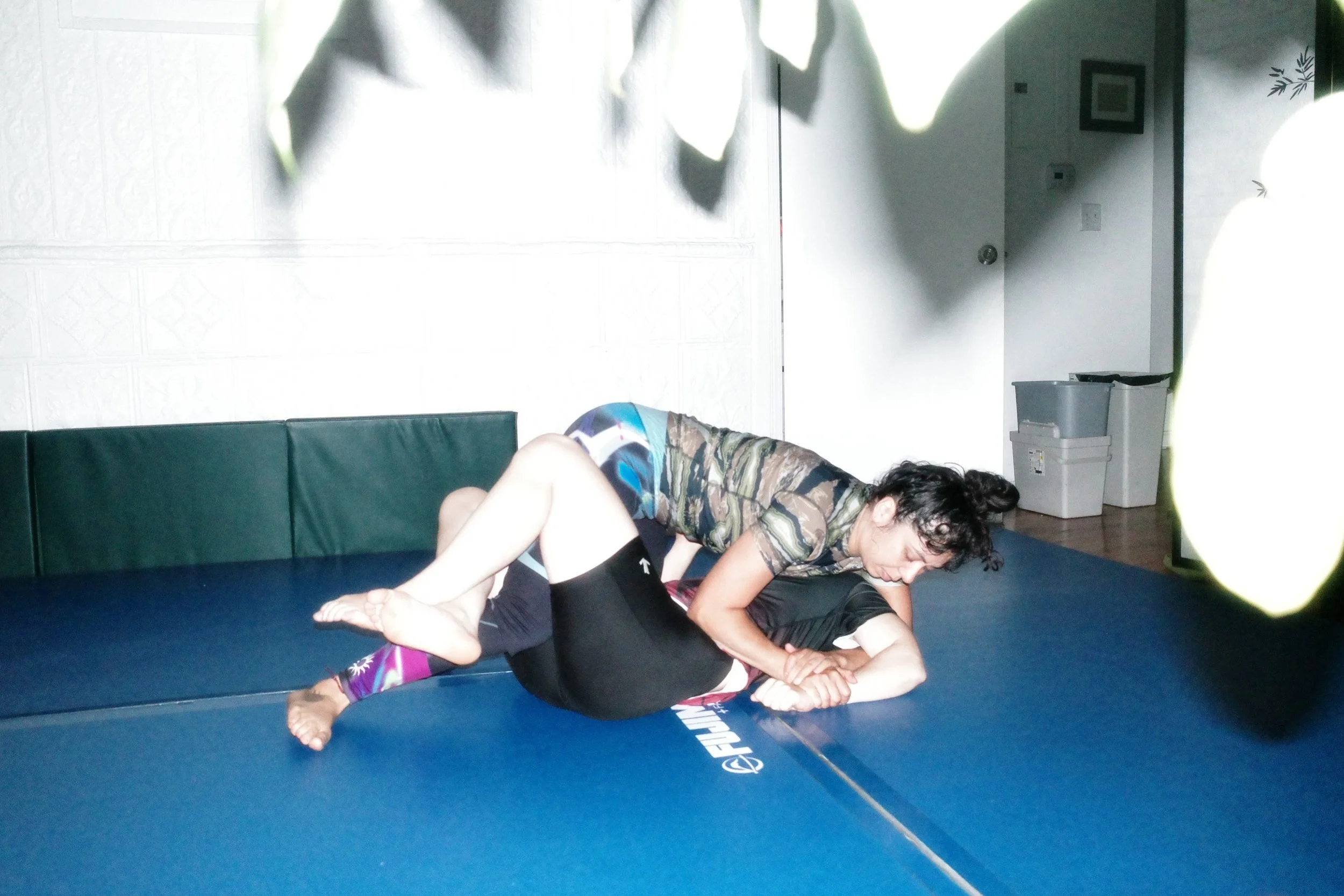 Little snaps from summer training. 

Summer break is almost over.

Join us for some ✨ soon!

📸: @etherealbarclay 

#jadefortressmartialarts #nogijiujitsu #womensjiujitsu #bjjgirls #cat