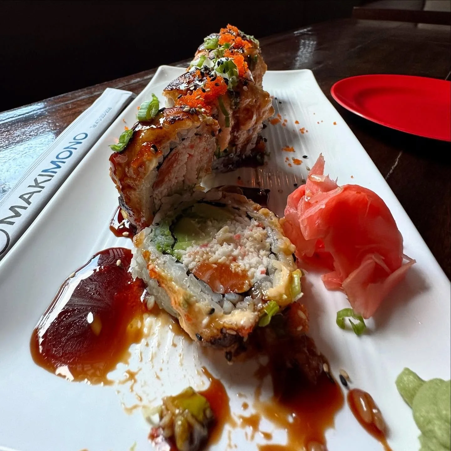 Enjoy 10 pieces of one of our favorite Signature Rolls - Lion King roll.