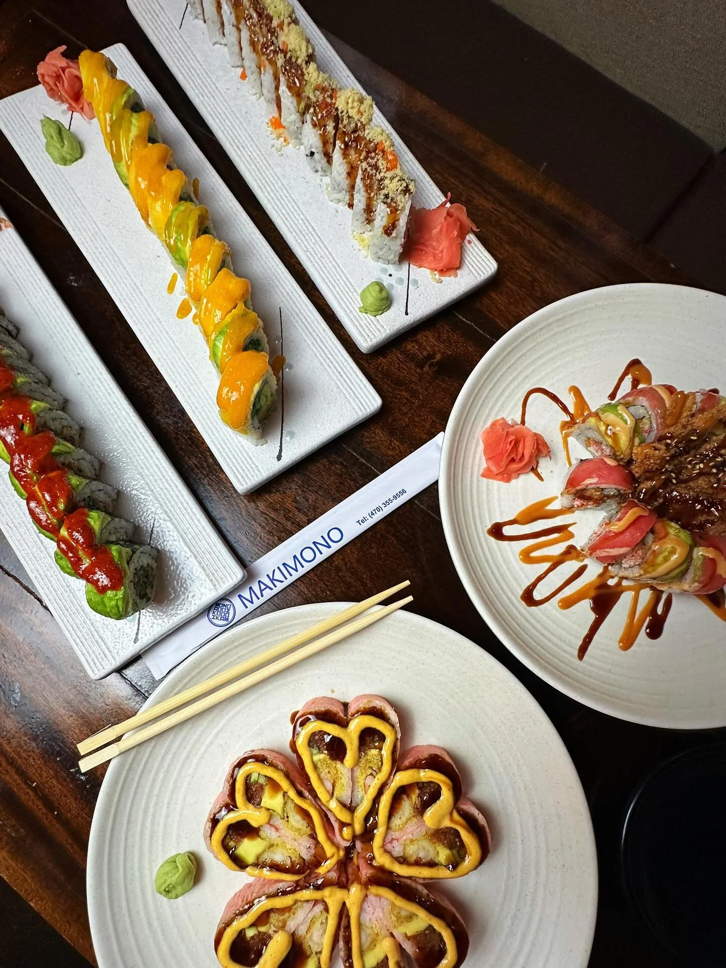 We have options on our menu. Who doesn&rsquo;t like options? 

#blackspiderroll #valentineroll #bibimbaproll #veganroll #shrimpcrunchroll