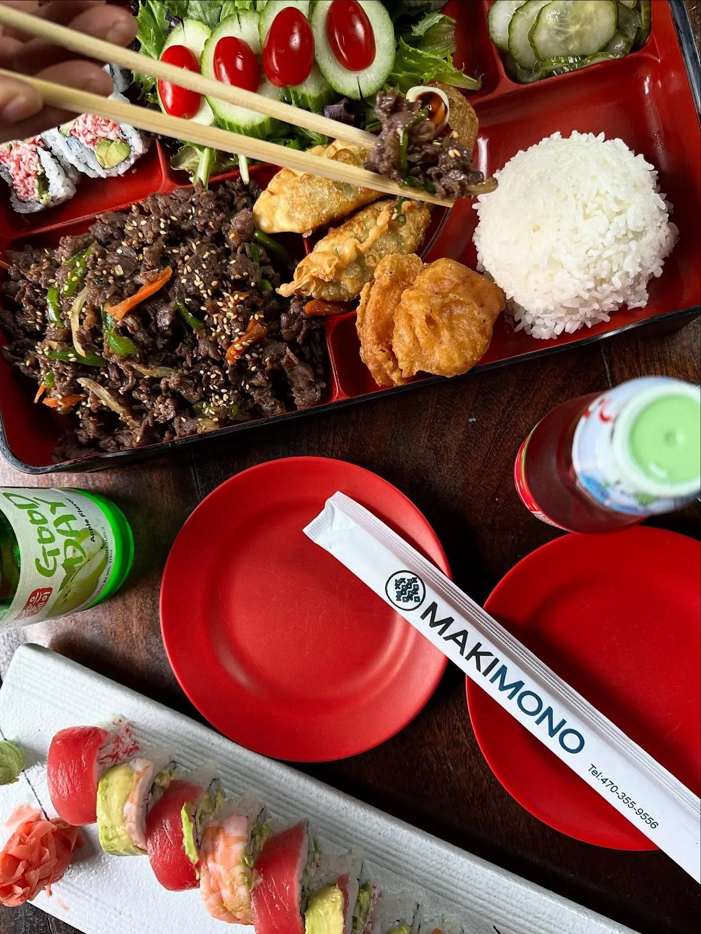 Bulgogi Bento Box with a our Rainbow Roll

#sushi #beefbulgogi #bentobox