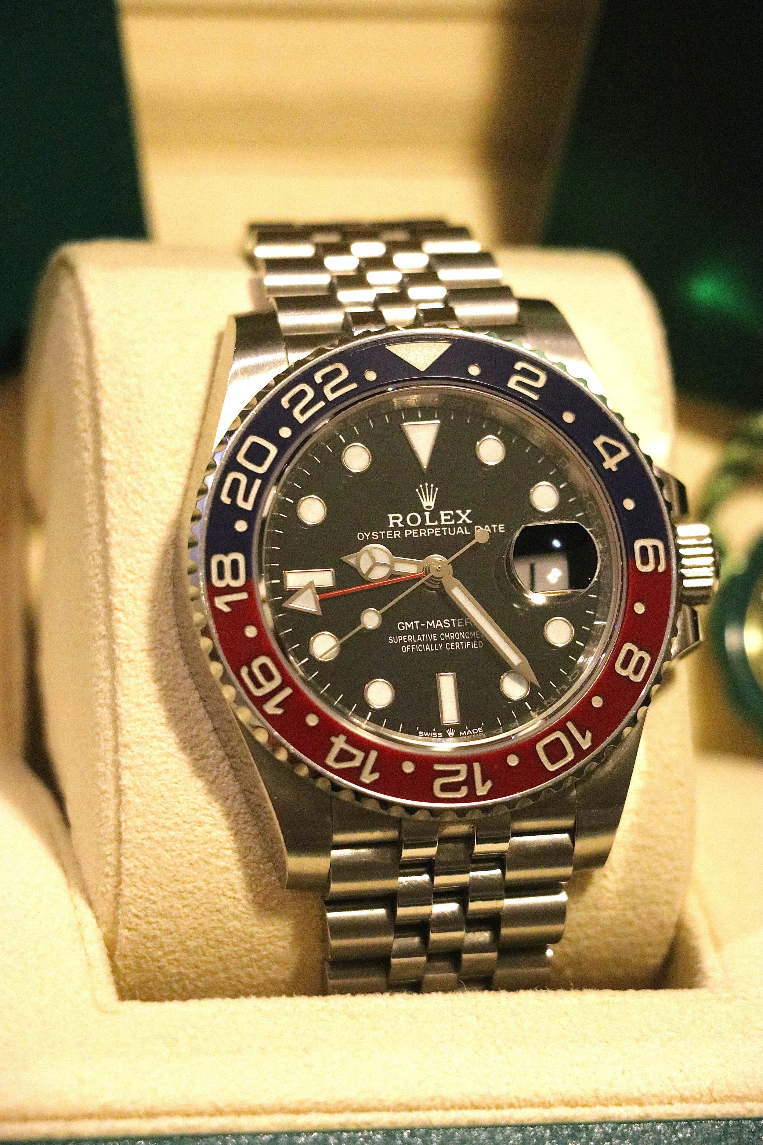 Rolex GMT Master II 126710BLRO "Pepsi"