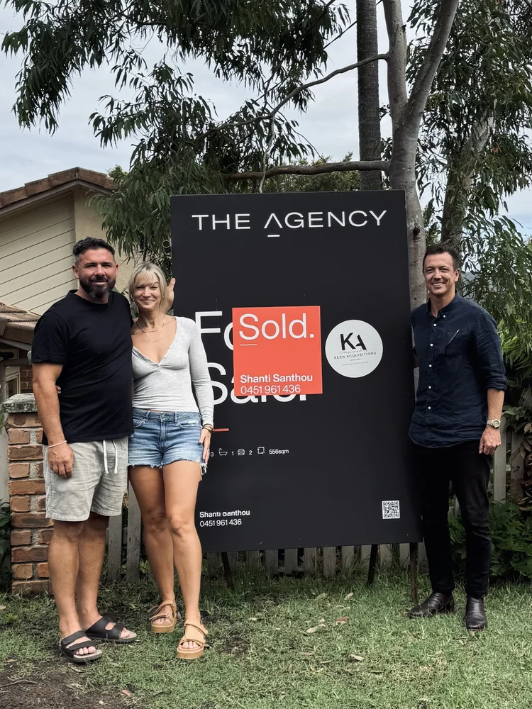 Mitch Keen with clients in Bateau Bay