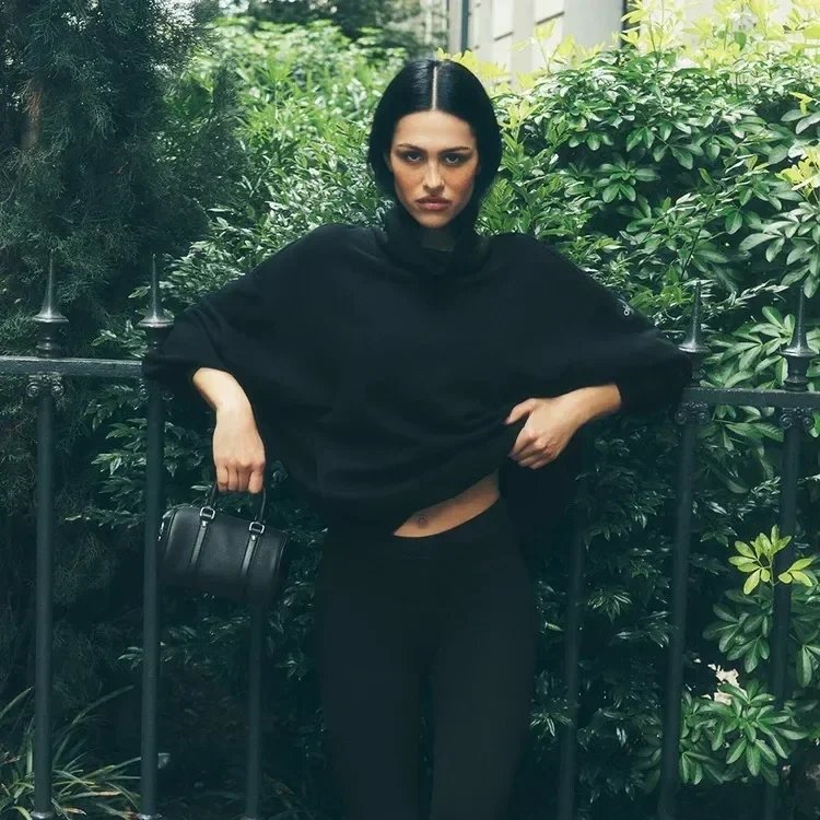 Alo Yoga's Black Friday & Cyber Monday Sales