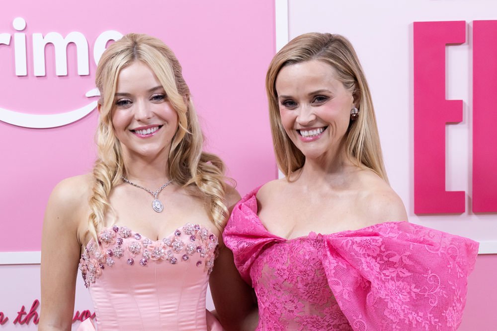 Lexi-Minetree-Reese-Witherspoon-ELLE-World-Premiere-Red-Carpet-Fashion-Monse-Betsey-Johnson-Tom-Lorenzo-Site-1.jpg