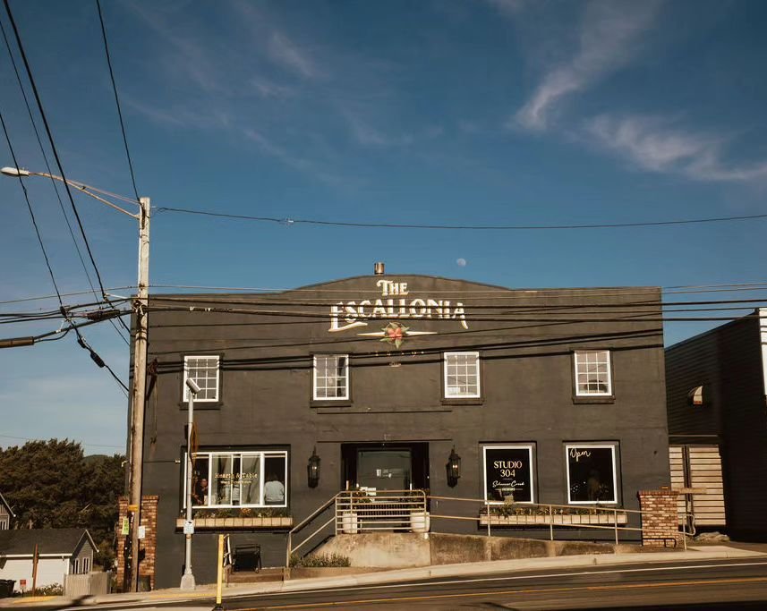 Blending the past with the present, the Escallonia is a hub for community. Whether you are looking for exquisitely crafted high-quality furniture, a curated collection of home goods, or a wood fired meal made from the best local ingredients, the Esca