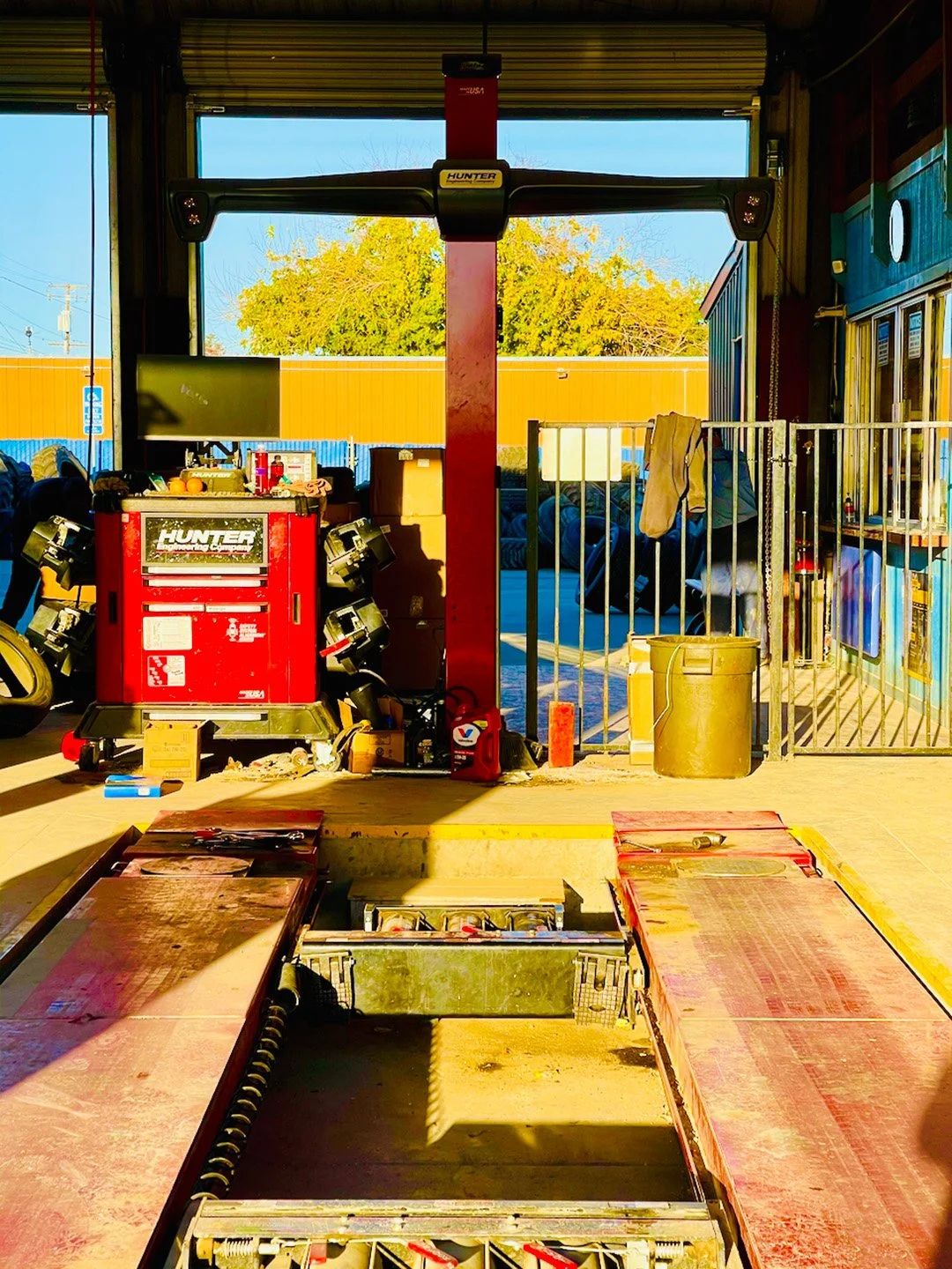 If your car pulls to one side, it’s more than an annoyance. It’s telling you something isn’t right. That’s where precision alignment and experienced technicians make the difference. Our alignment equipment and technicians work together to make sure y