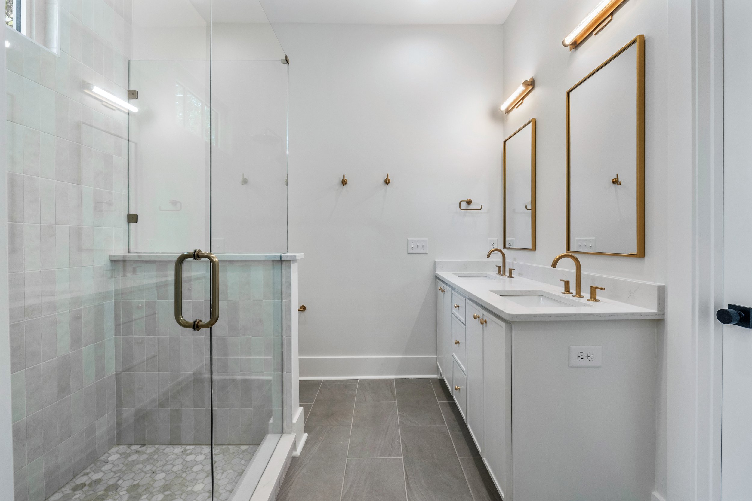Geneva_MasterBath13.jpg