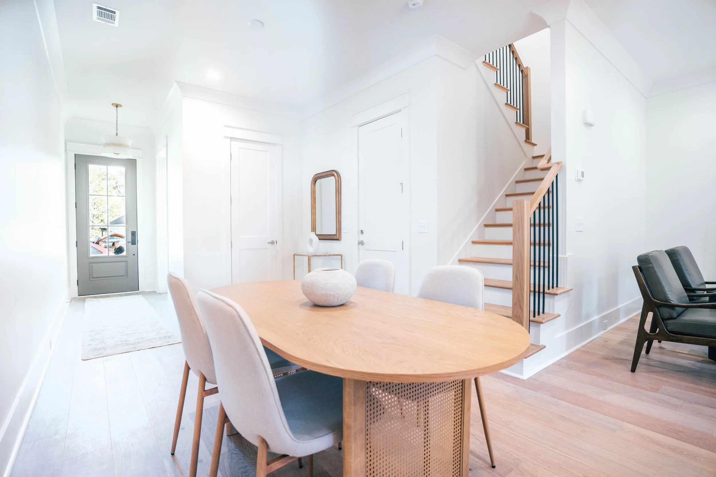 Breakfast room 2.jpg