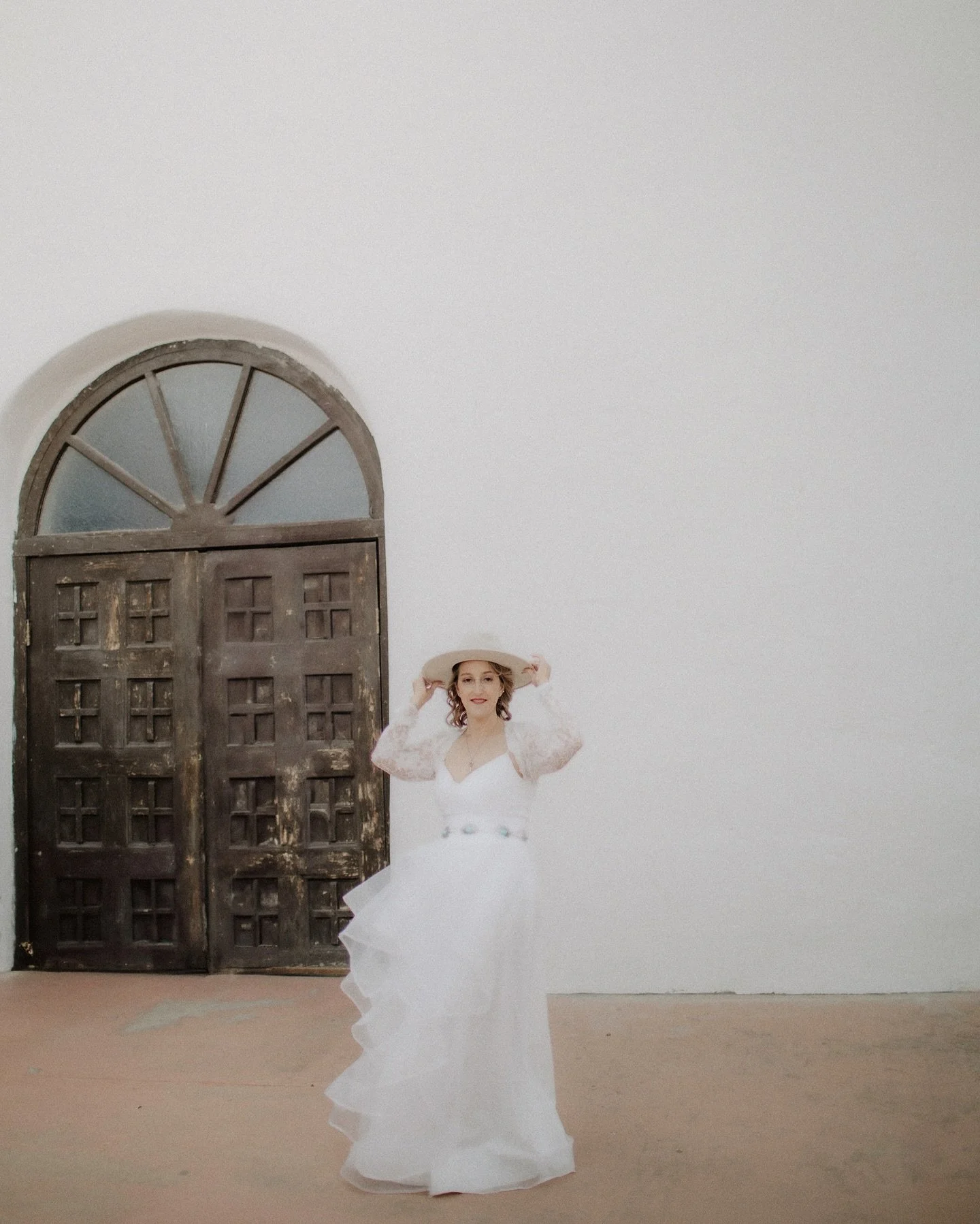 You can&rsquo;t go wrong with a bridal hat &amp; ruffles. 🥰