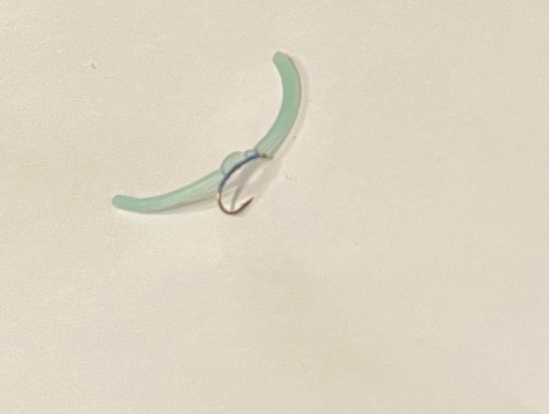 Squirmy wormy jig hook size 14 (blue)