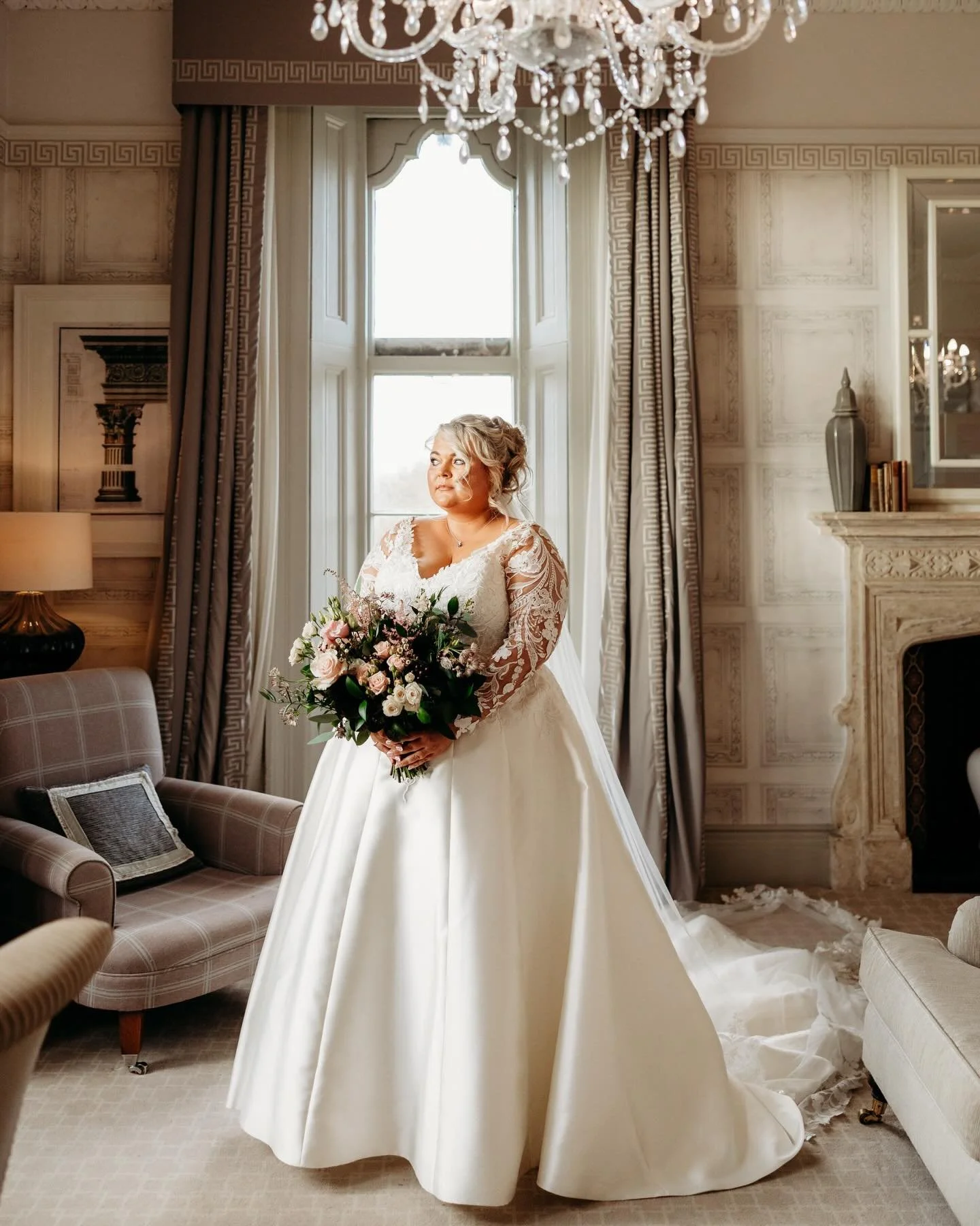 Beautiful preparation details from H &amp; J&rsquo;s sunny, autumnal day 🫶🏻 

Photographers: @jordhanphotography 
Venue: @clevedonhall 
Dress: @somersetbridal 
Florist: @thelittleflowercouk 
MUA: @thebeautyspotsouthwest 

#clevedonhallwedding #some